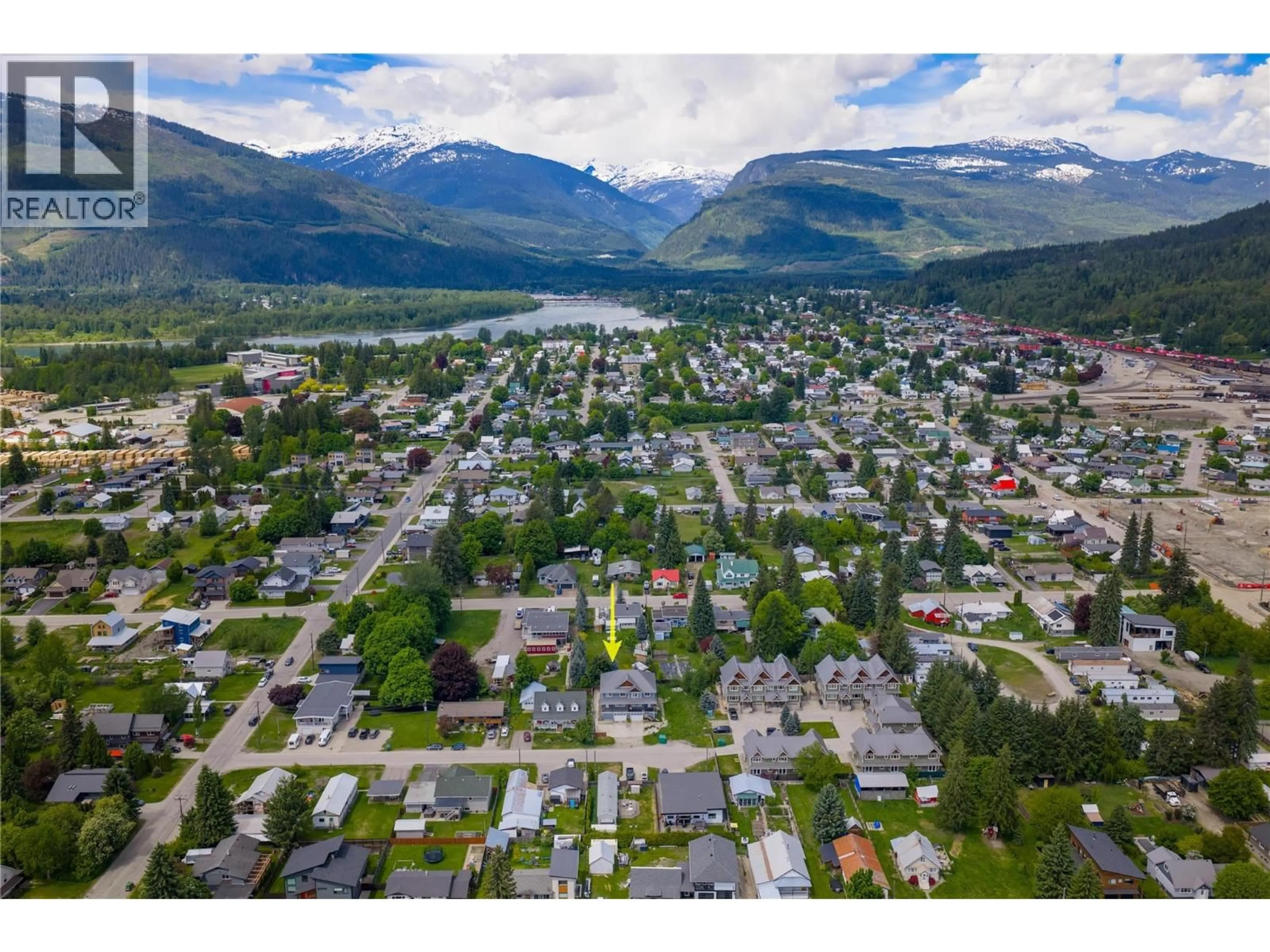 A pic from outside/outdoor area/front of a property/back of a property/a pic from drone, mountain view for 705 CENTER STREET, Revelstoke British Columbia V0E2S0