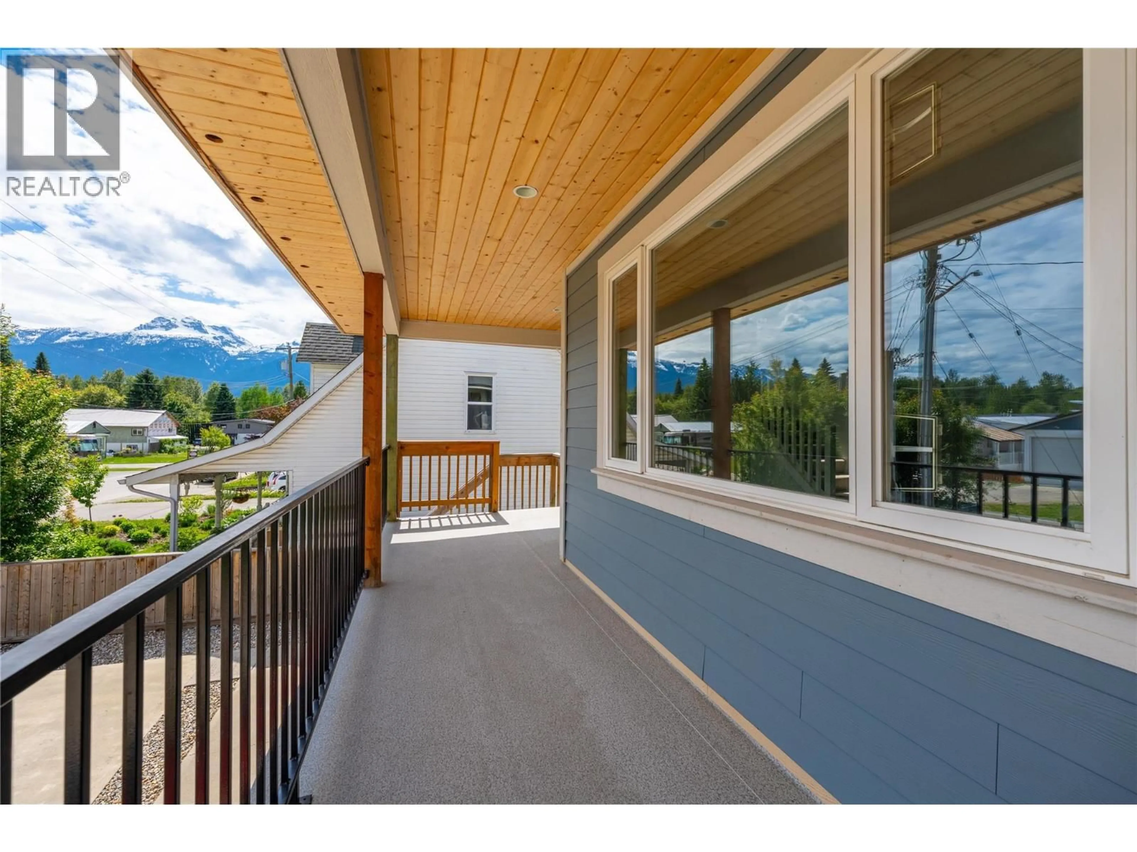 Unknown for 705 CENTER STREET, Revelstoke British Columbia V0E2S0