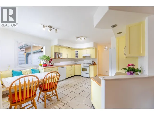 11020 ADAMS AVENUE, Summerland 5
