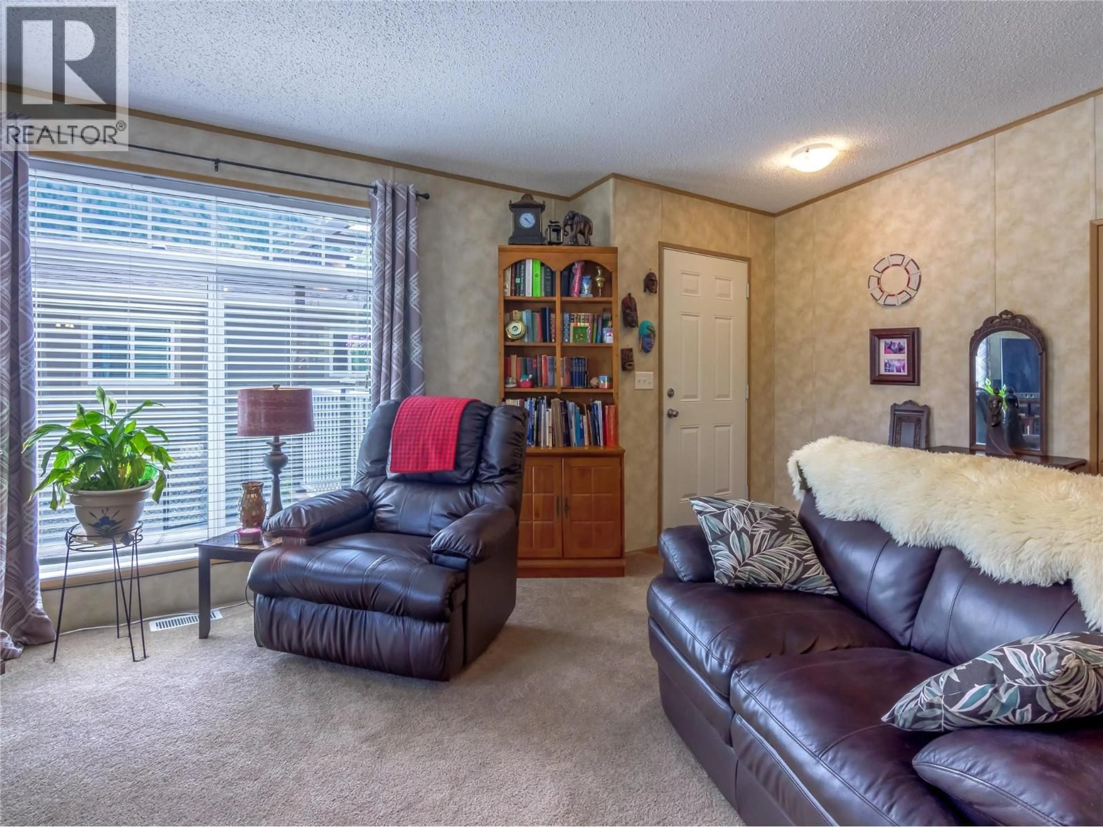 Living room with furniture, unknown for 13 - 1340 HWY 3A HIGHWAY, Keremeos British Columbia V0X1N4