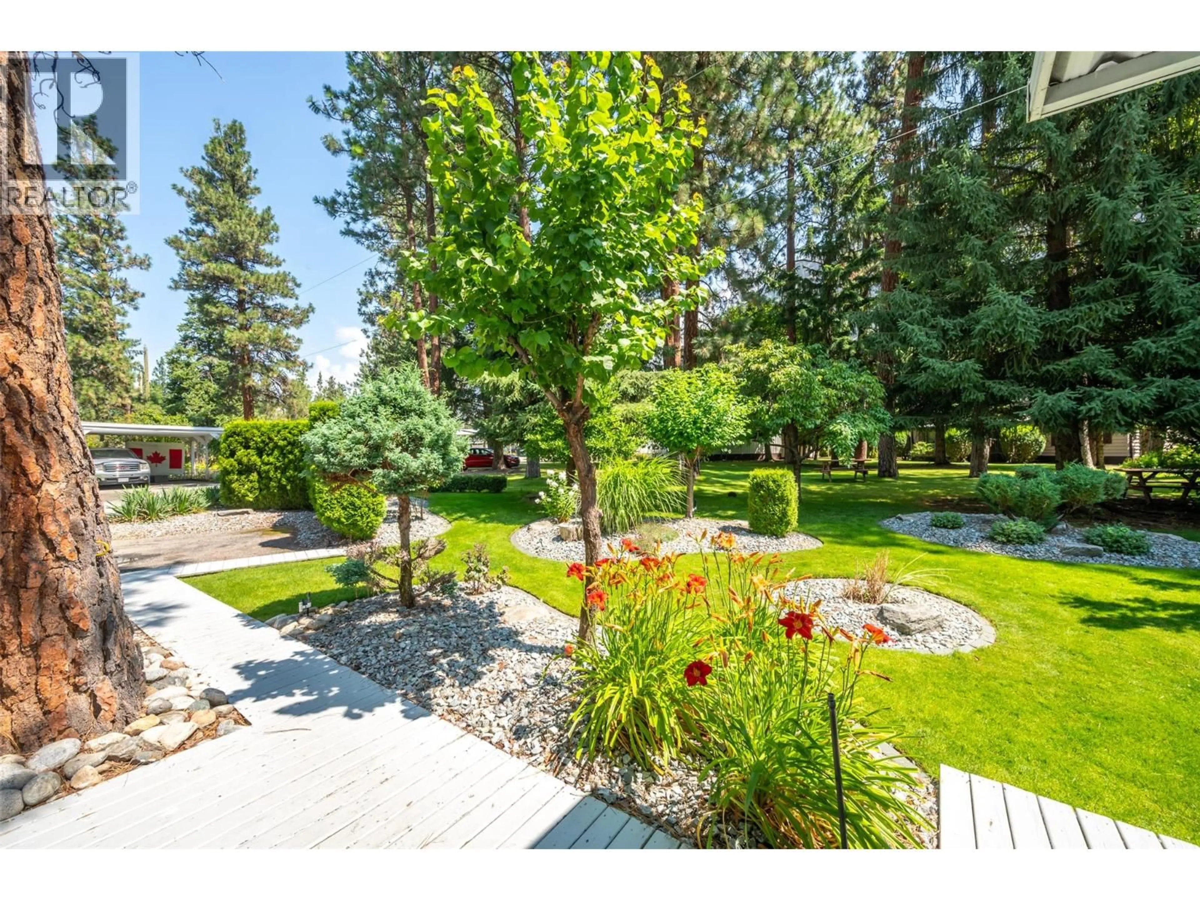 A pic from outside/outdoor area/front of a property/back of a property/a pic from drone, unknown for 18 - 8487 97 HIGHWAY, Oliver British Columbia V0H1T2