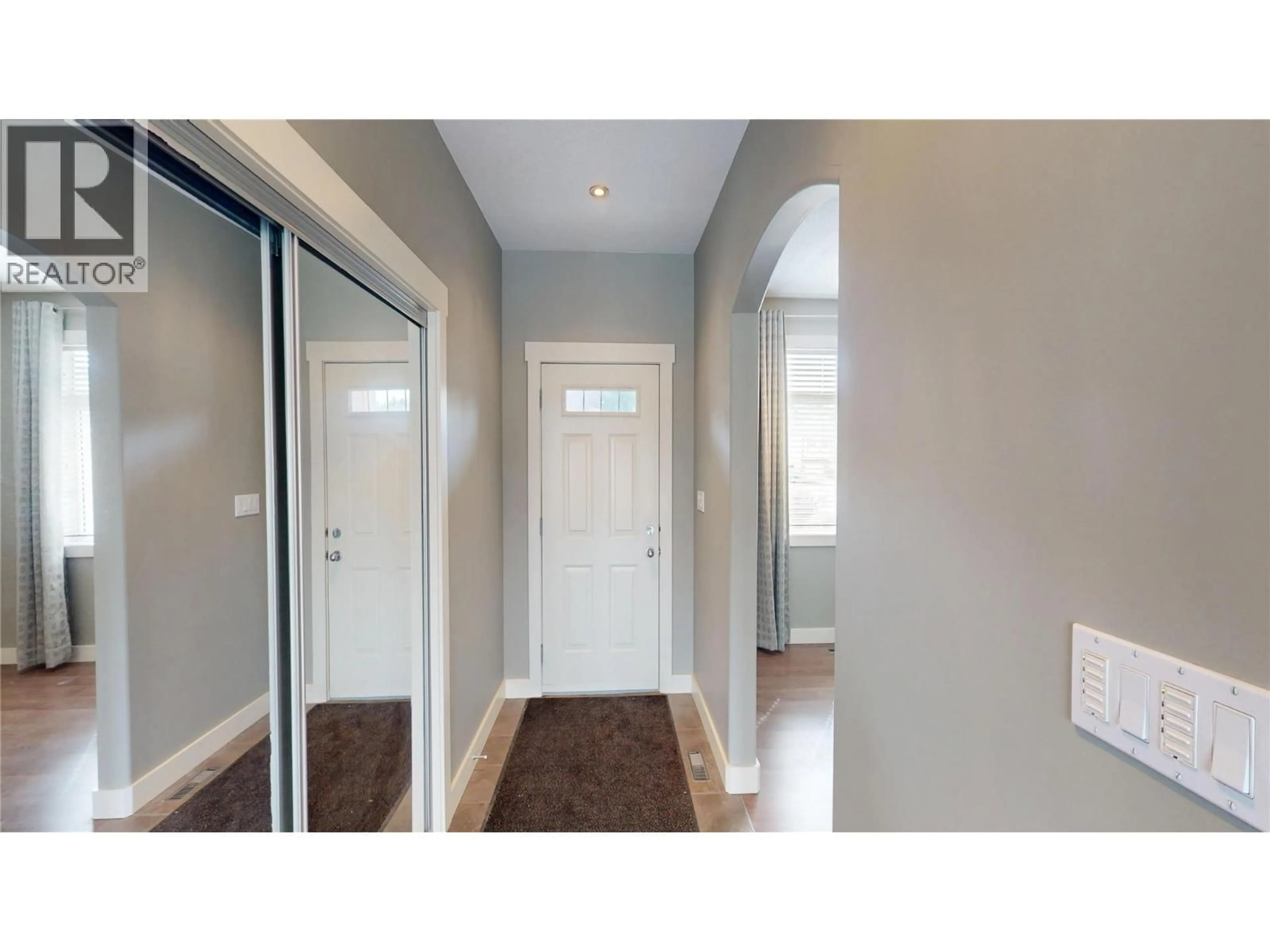 Indoor entryway for 1631 MT. PYRAMID CRESCENT, Cranbrook British Columbia V1C6K8