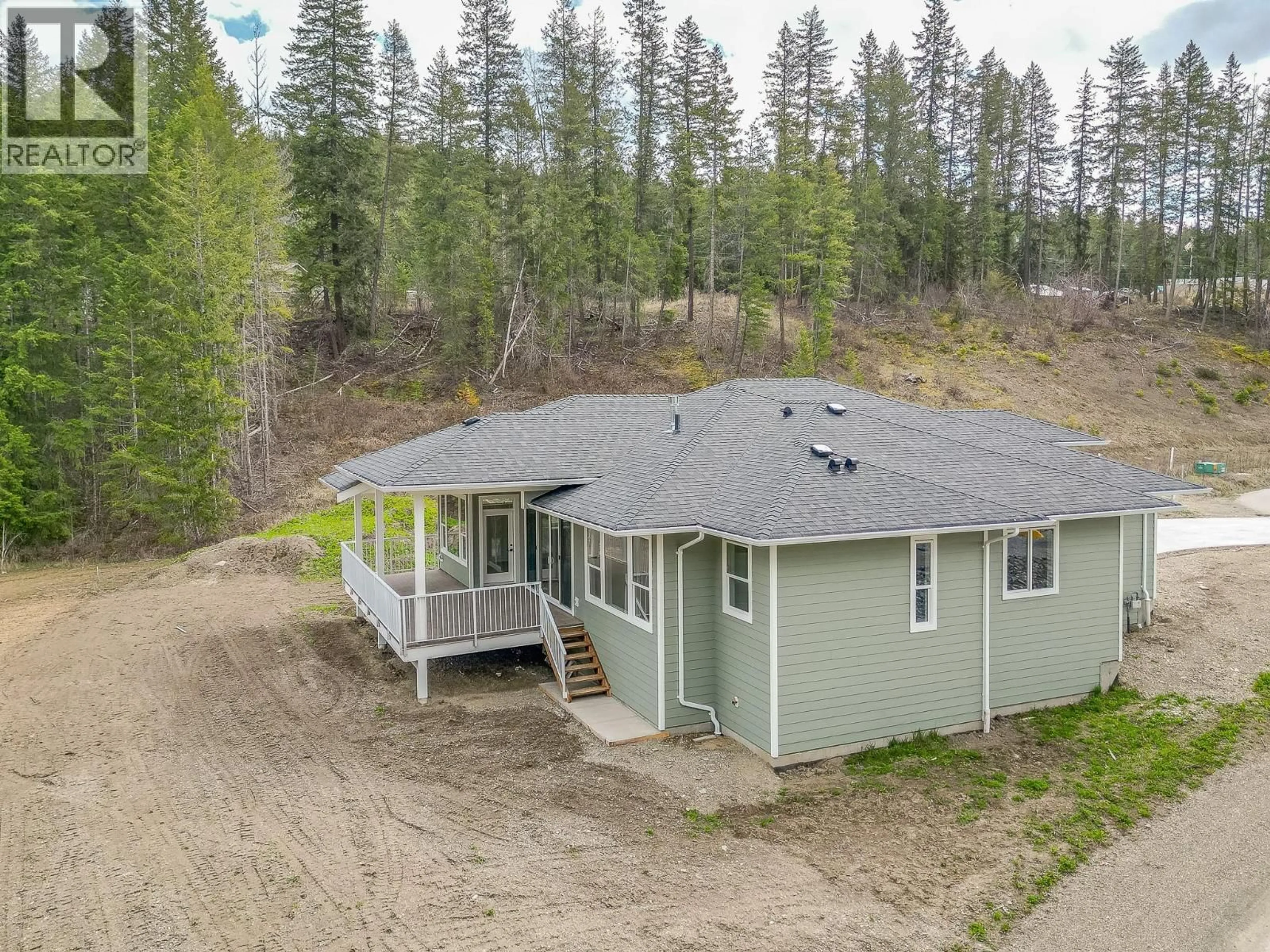 A pic from outside/outdoor area/front of a property/back of a property/a pic from drone, unknown for 2504 FOX GLEN WAY, Blind Bay British Columbia V0E1H0