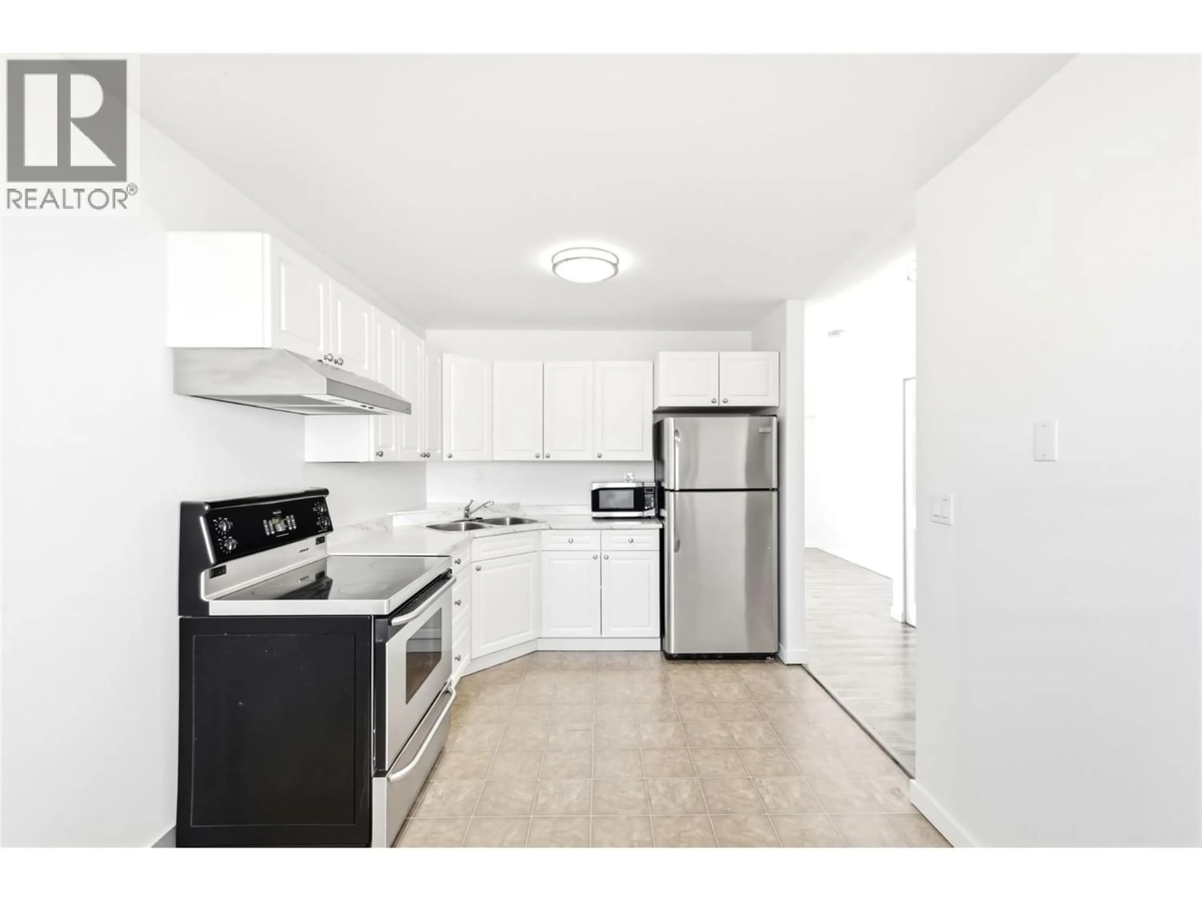 Standard kitchen, unknown for 5 - 1946 TRANQUILLE ROAD, Kamloops British Columbia V2B3M5