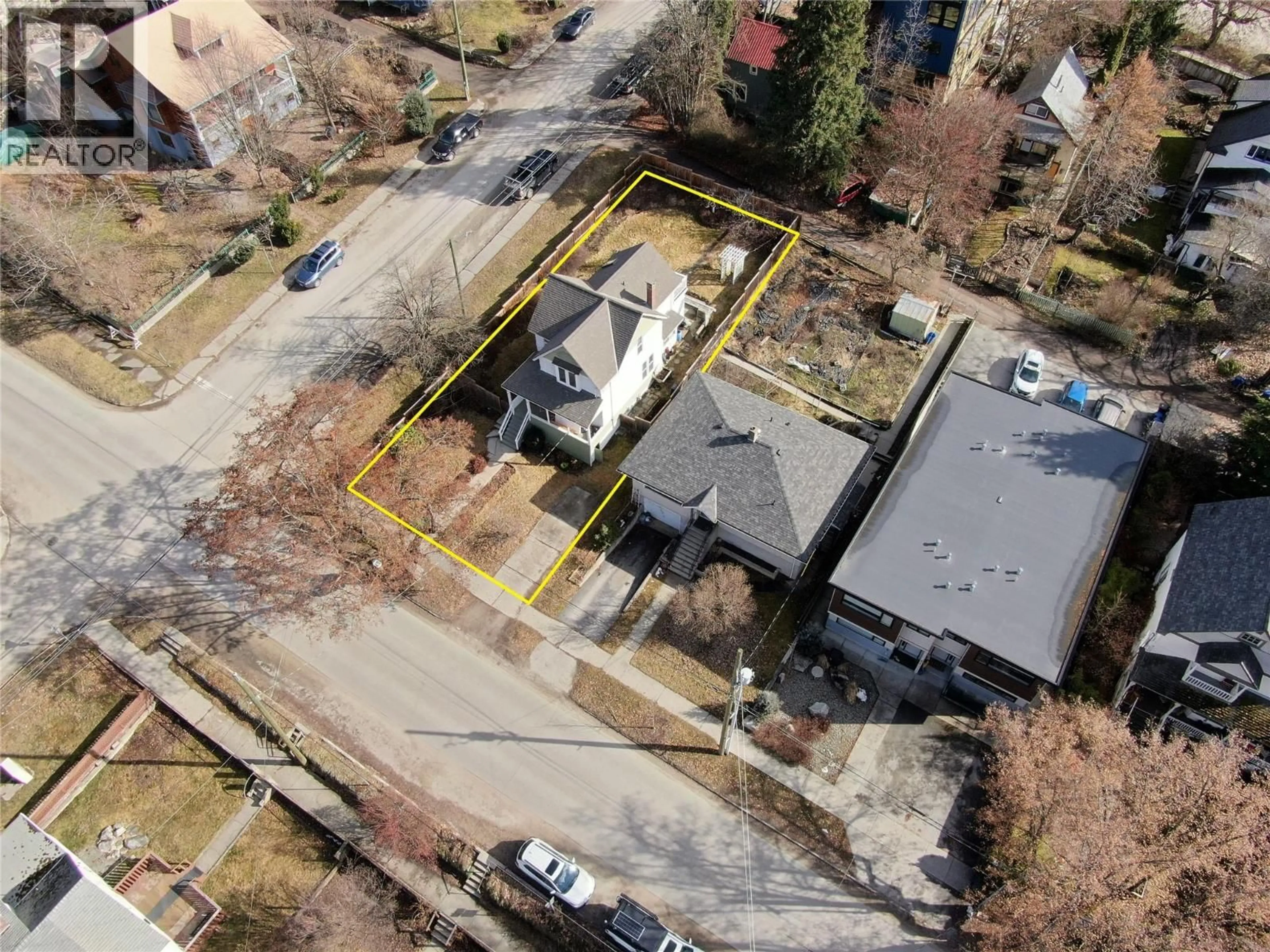 A pic from outside/outdoor area/front of a property/back of a property/a pic from drone, street for 824 CARBONATE STREET, Nelson British Columbia V1L4R1