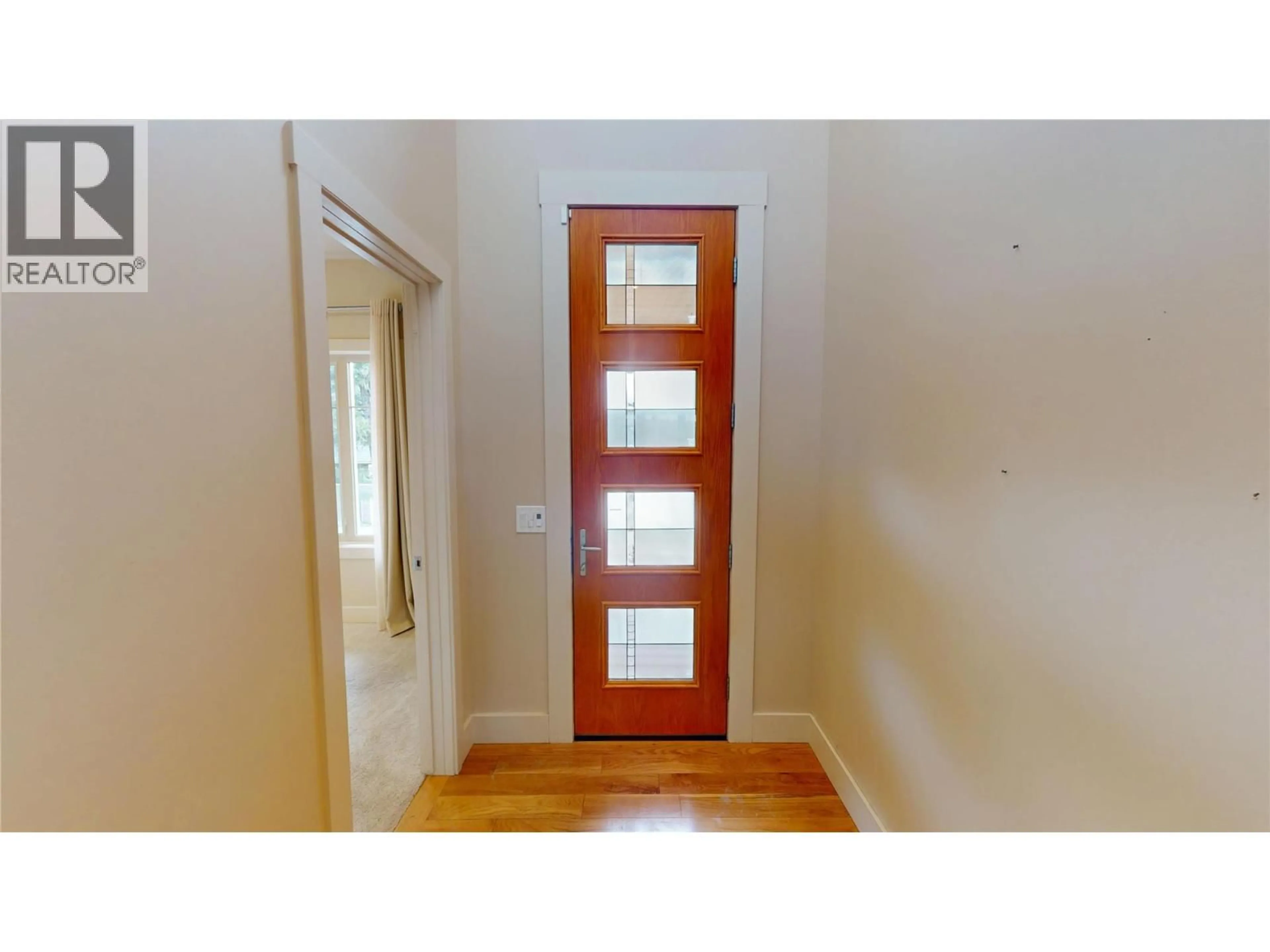 Indoor entryway for 145 THE WHINS OTHER, Cranbrook British Columbia V1C0B4