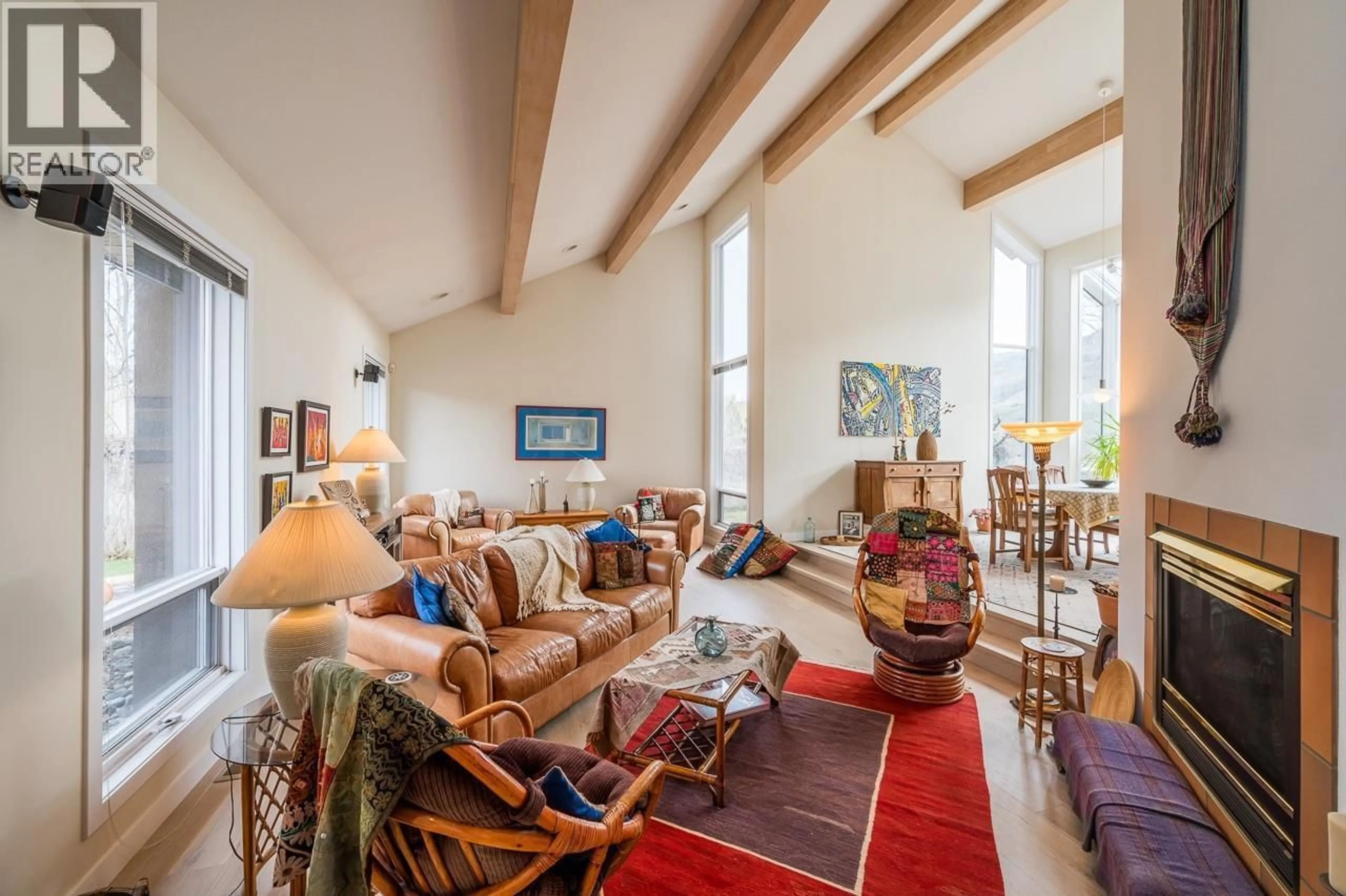 Living room with furniture, unknown for 604 STANSFIELD ROAD, Kamloops British Columbia V2B6M3