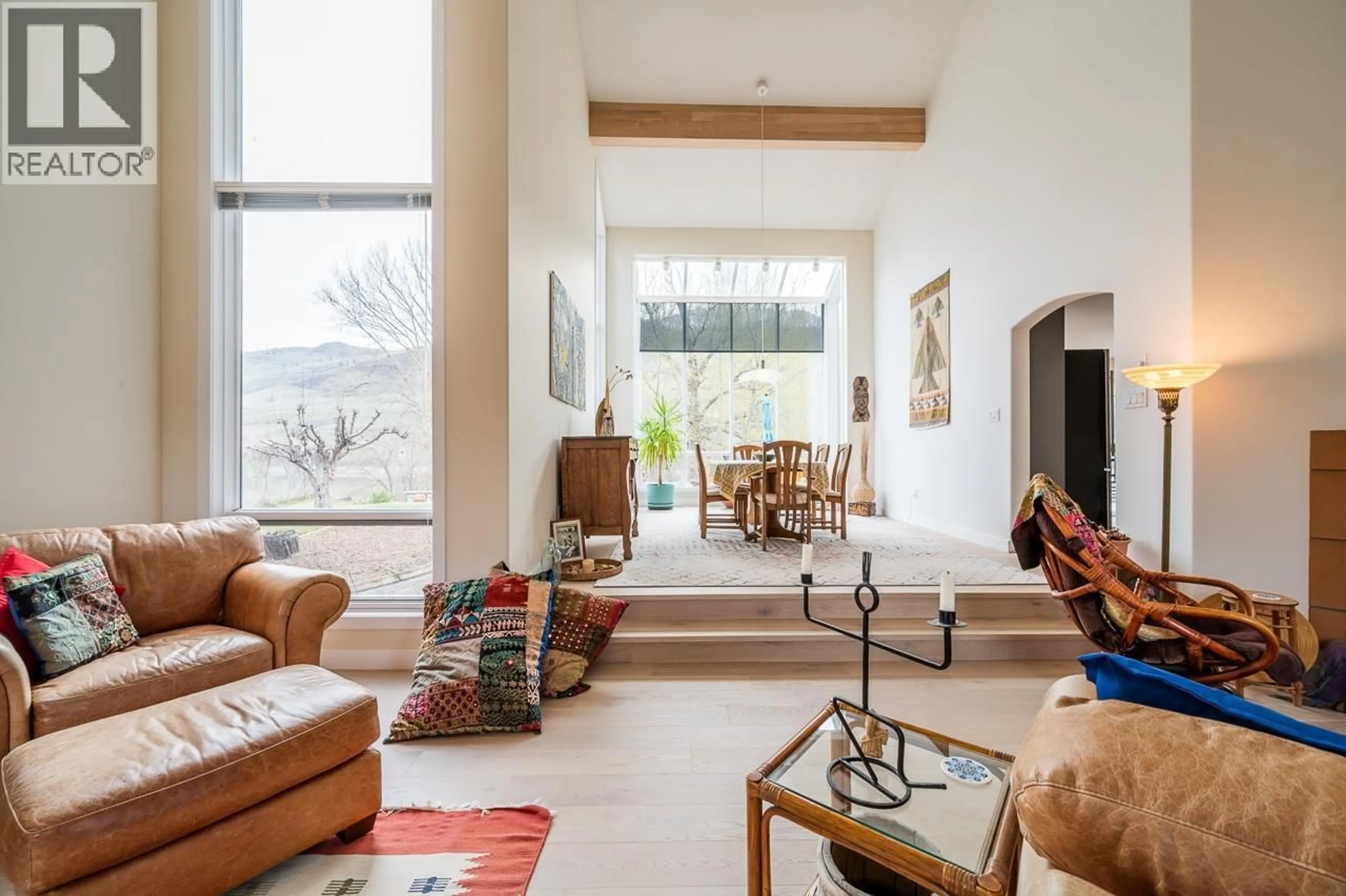 Living room with furniture, unknown for 604 STANSFIELD ROAD, Kamloops British Columbia V2B6M3