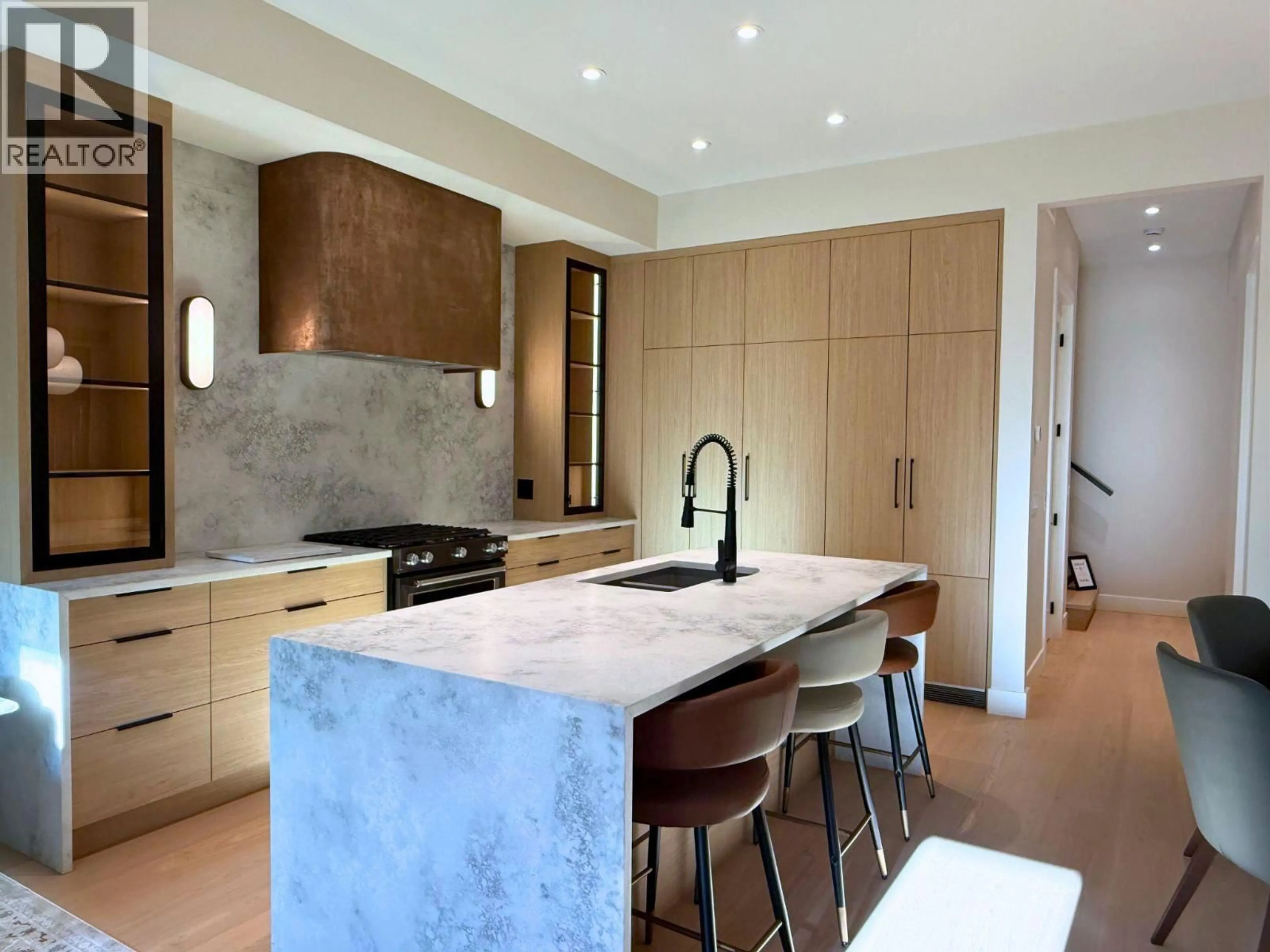 Contemporary kitchen, unknown for 4 - 781 MARTIN AVENUE, Kelowna British Columbia V1Y6V4