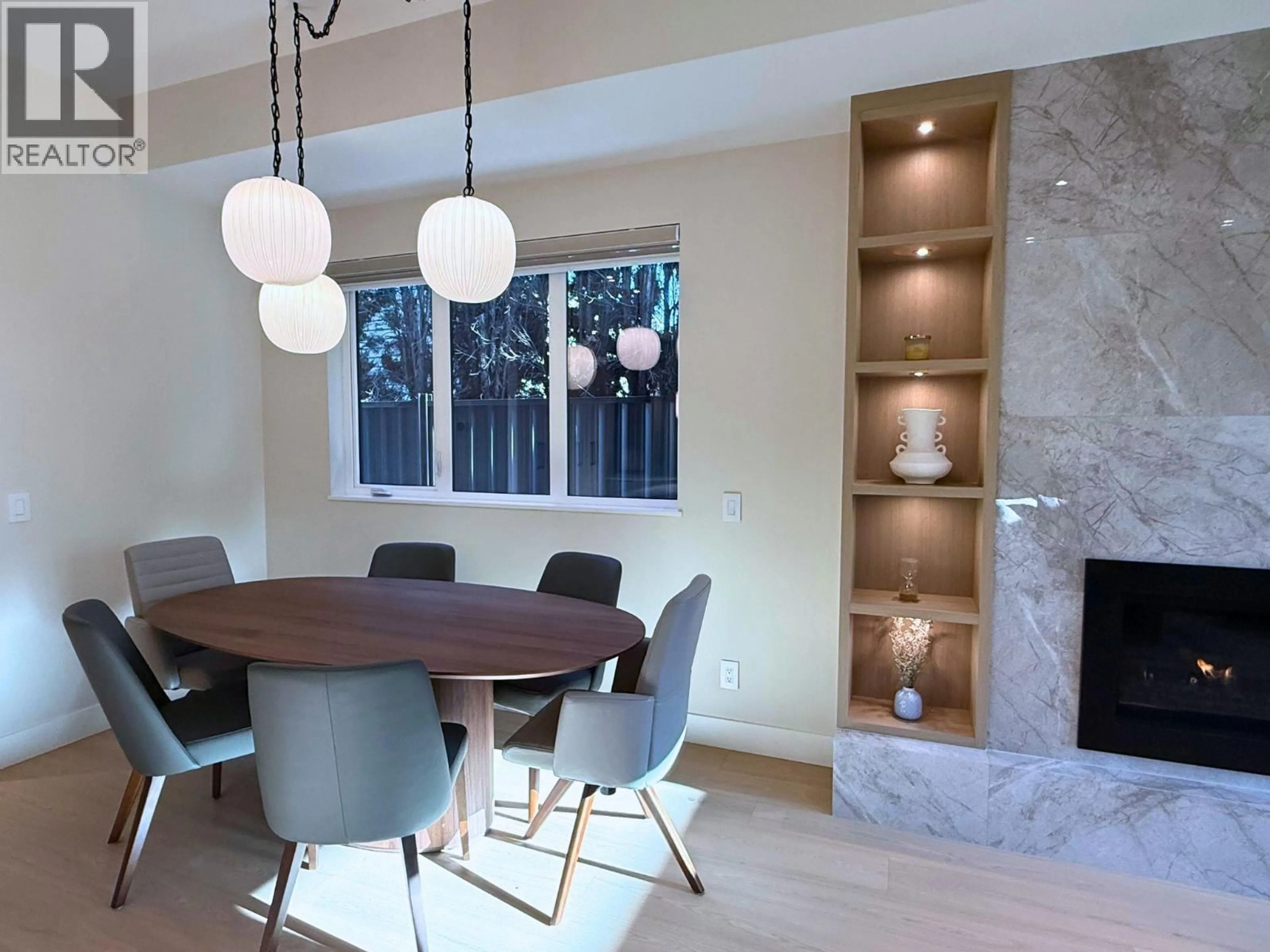 Dining room, wood/laminate floor for 4 - 781 MARTIN AVENUE, Kelowna British Columbia V1Y6V4