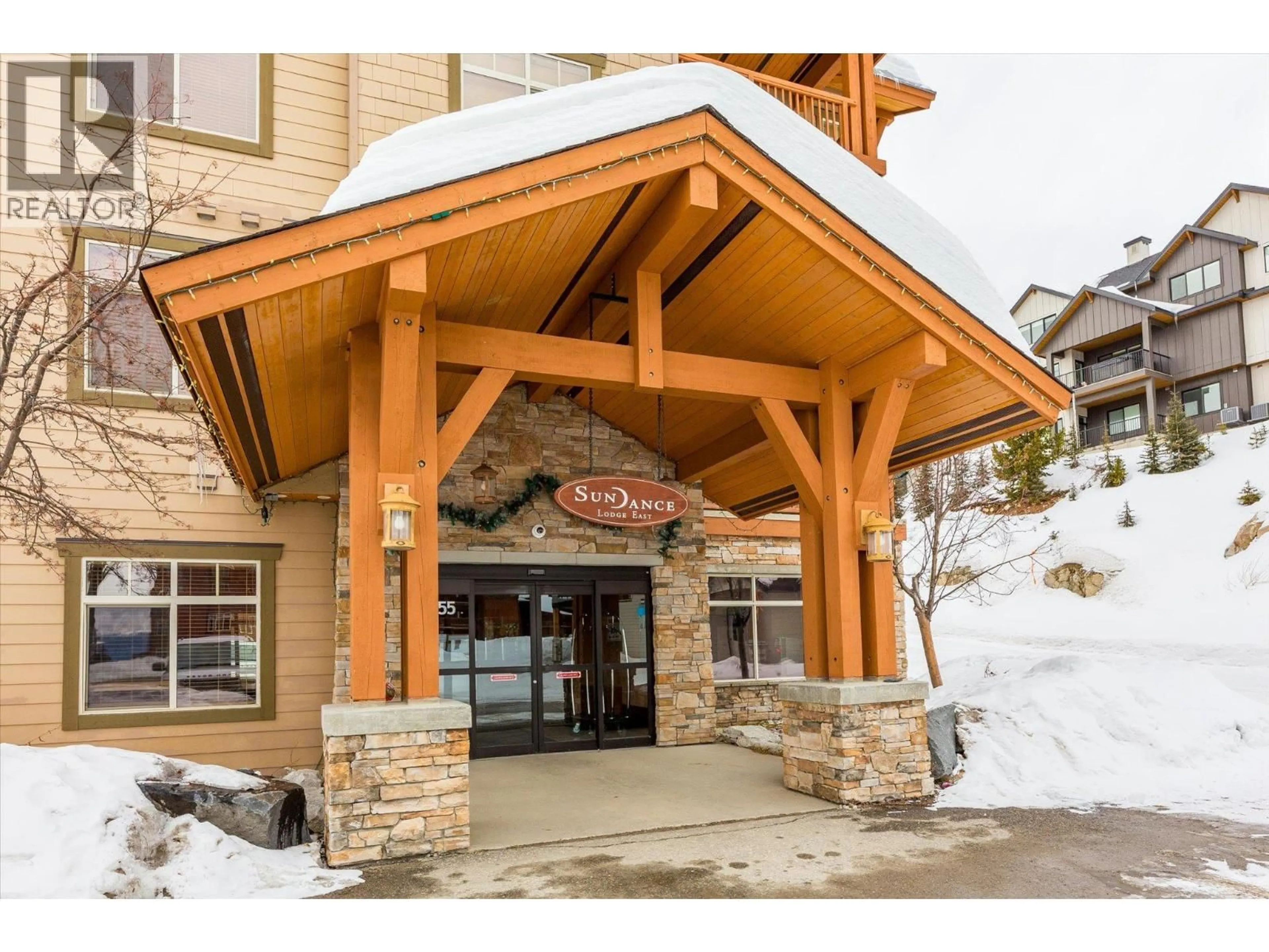 Indoor foyer for 201 - 255 FEATHERTOP WAY, Big White British Columbia V1P1T4
