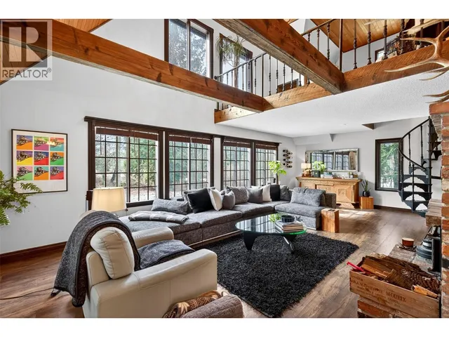 3025 CAMOZZI ROAD, Revelstoke 3