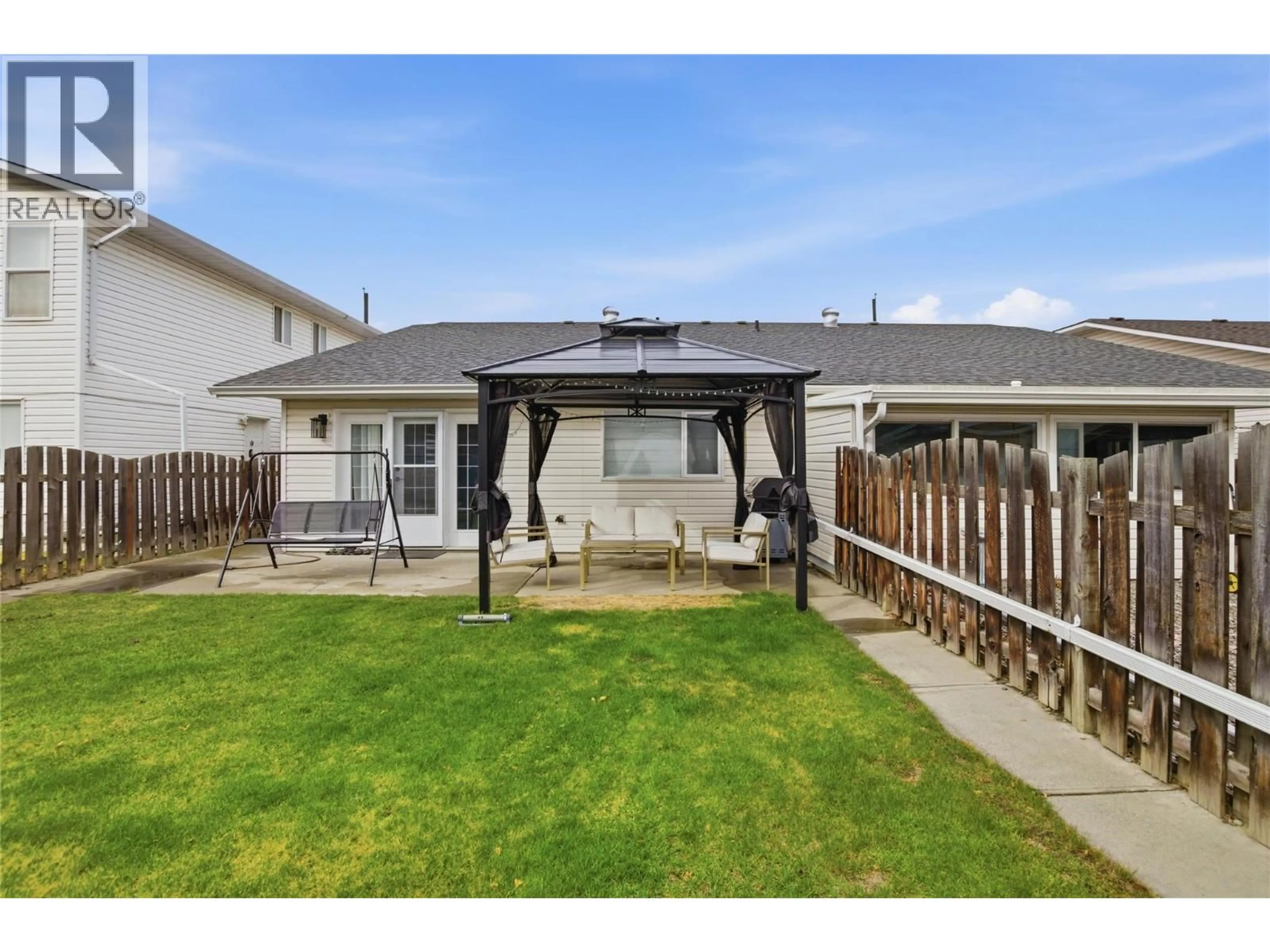 Patio, street for 1232 13TH STREET, Kamloops British Columbia V2B8K3