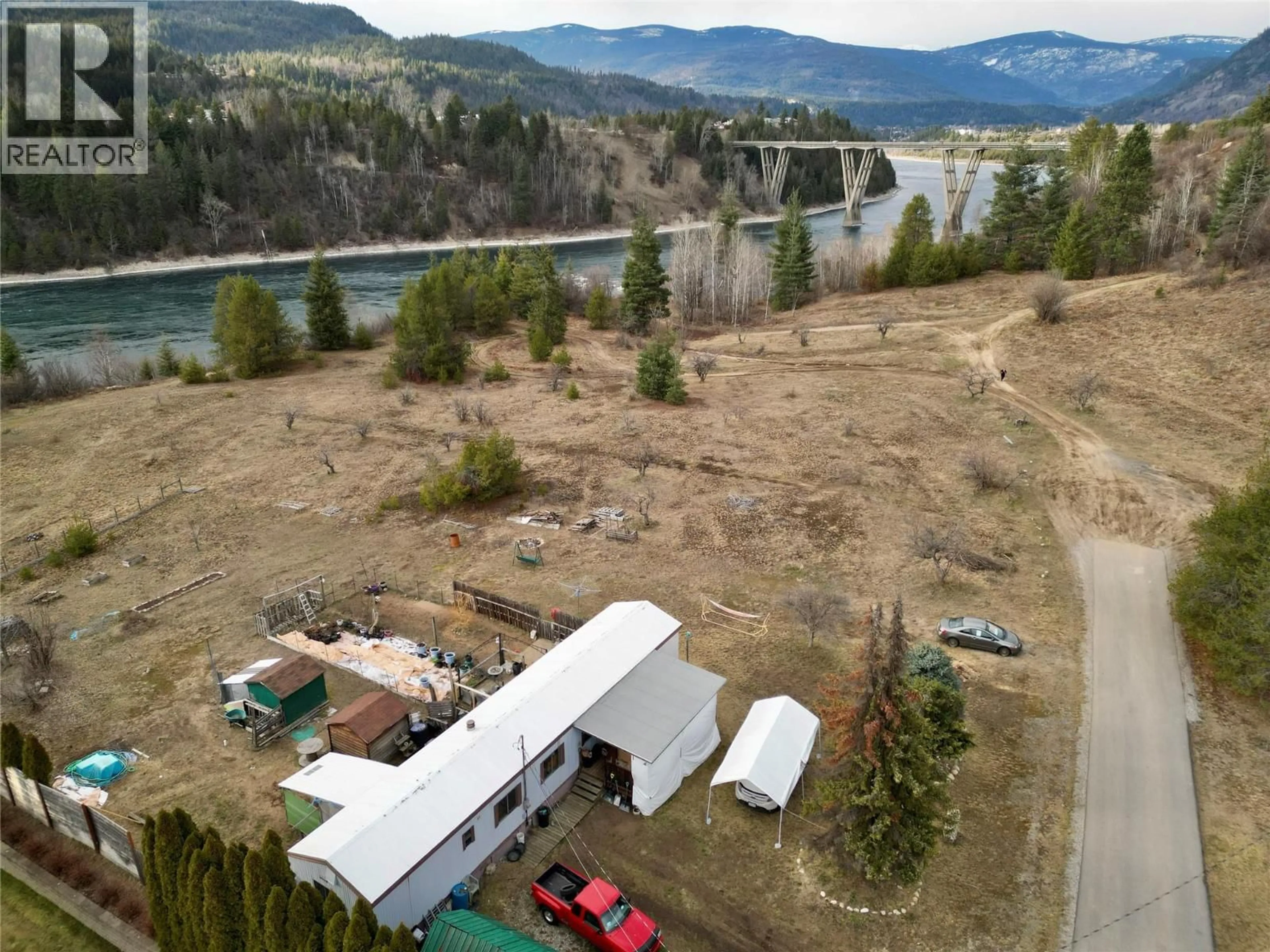 Unknown for 1040 WILD ORCHARD LANE, Castlegar British Columbia V1N4L1