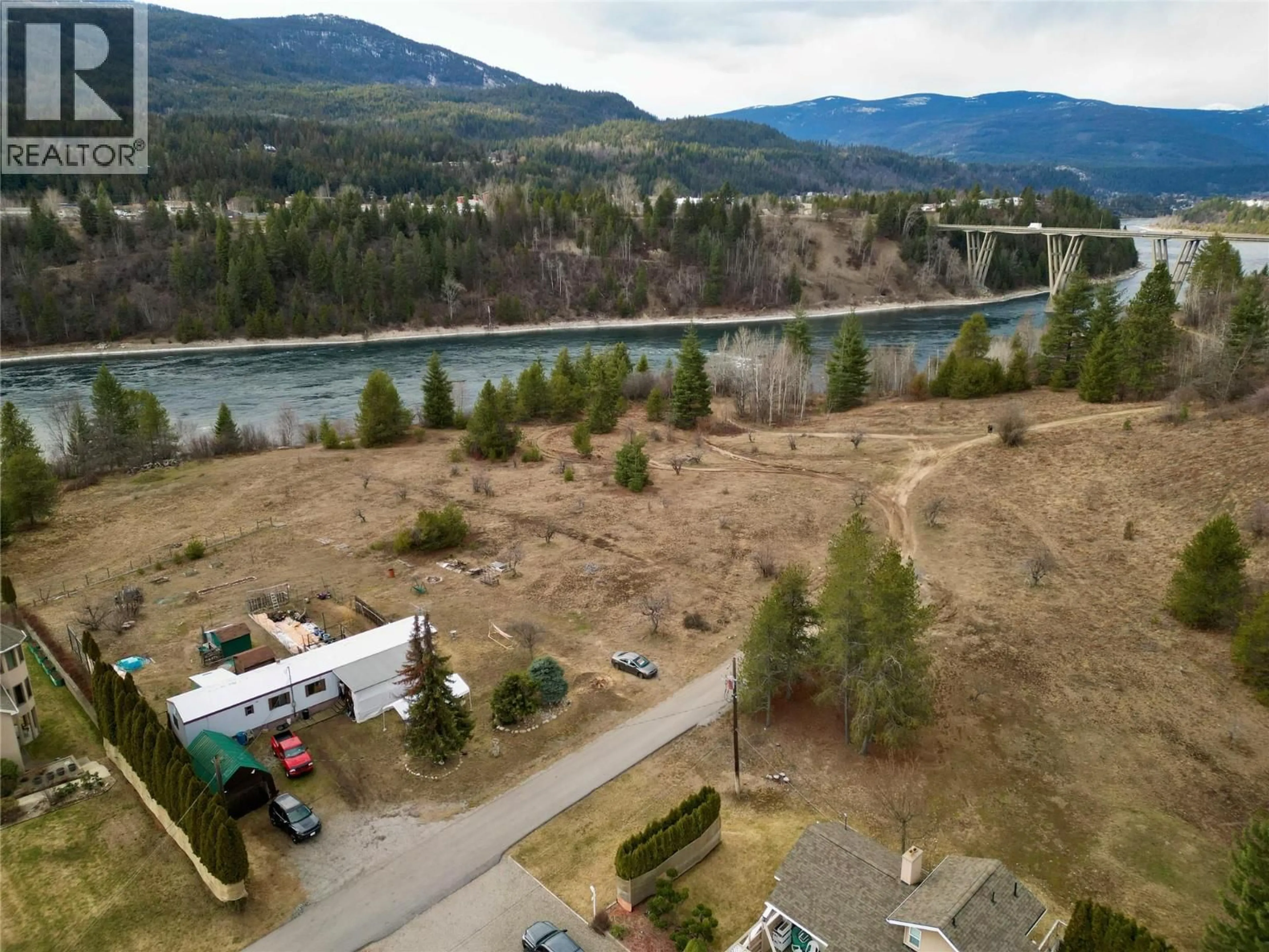 Unknown for 1040 WILD ORCHARD LANE, Castlegar British Columbia V1N4L1