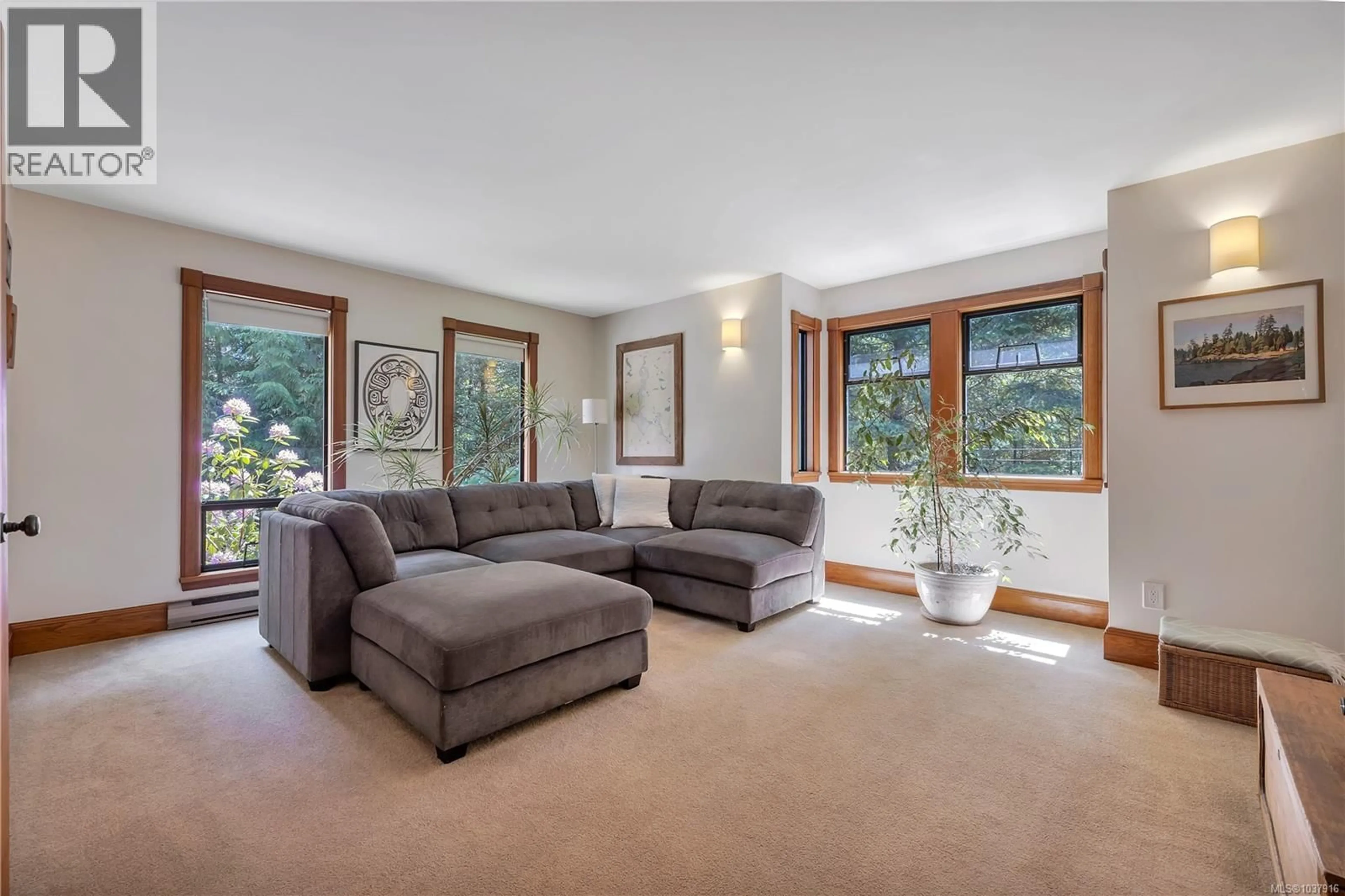 Living room with furniture, unknown for 1925 SHASTA ROAD, Nanaimo British Columbia V9X1N7