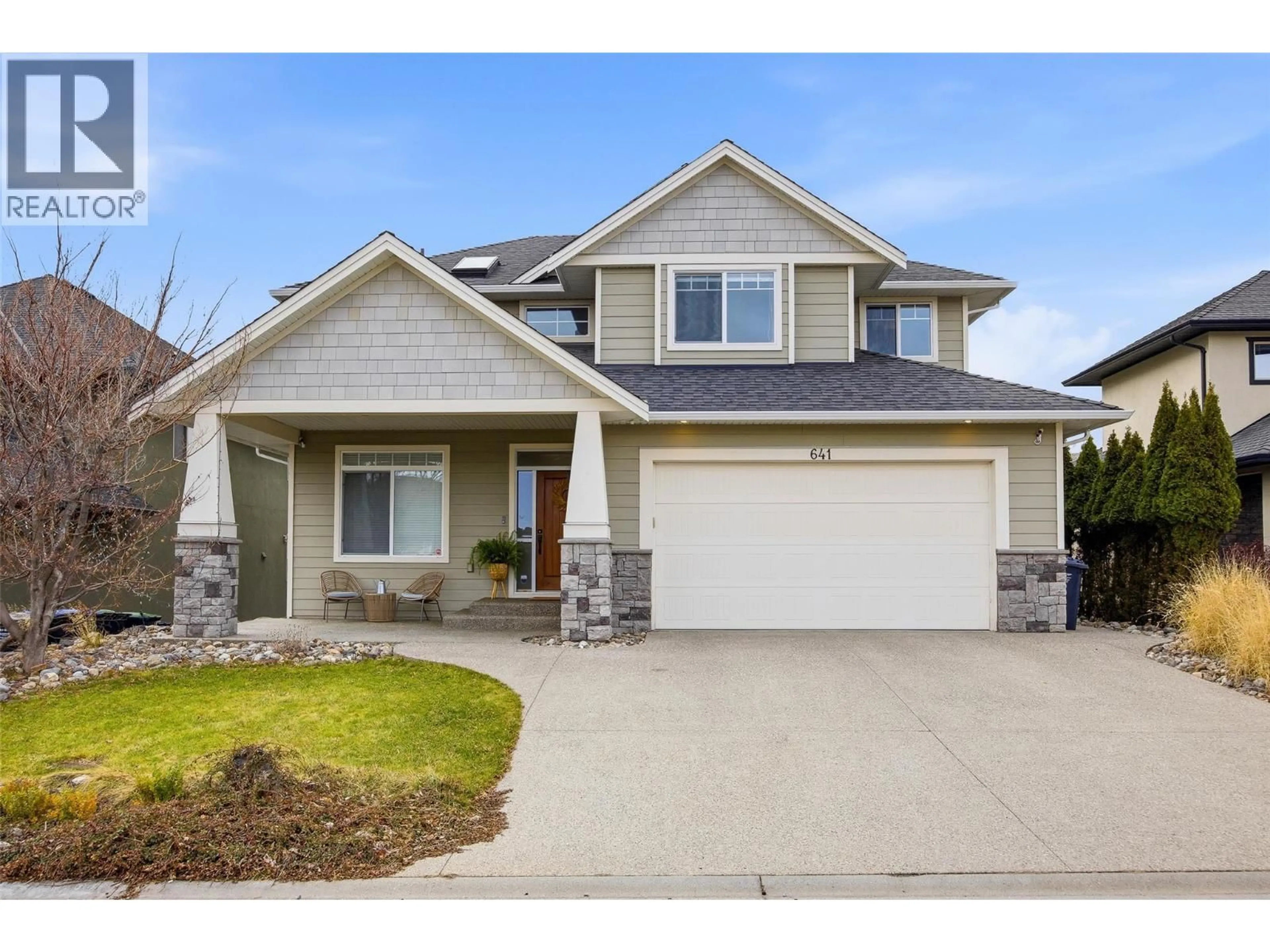 Home with vinyl exterior material, street for 641 PERIDOT PLACE, Kelowna British Columbia V1W5E7