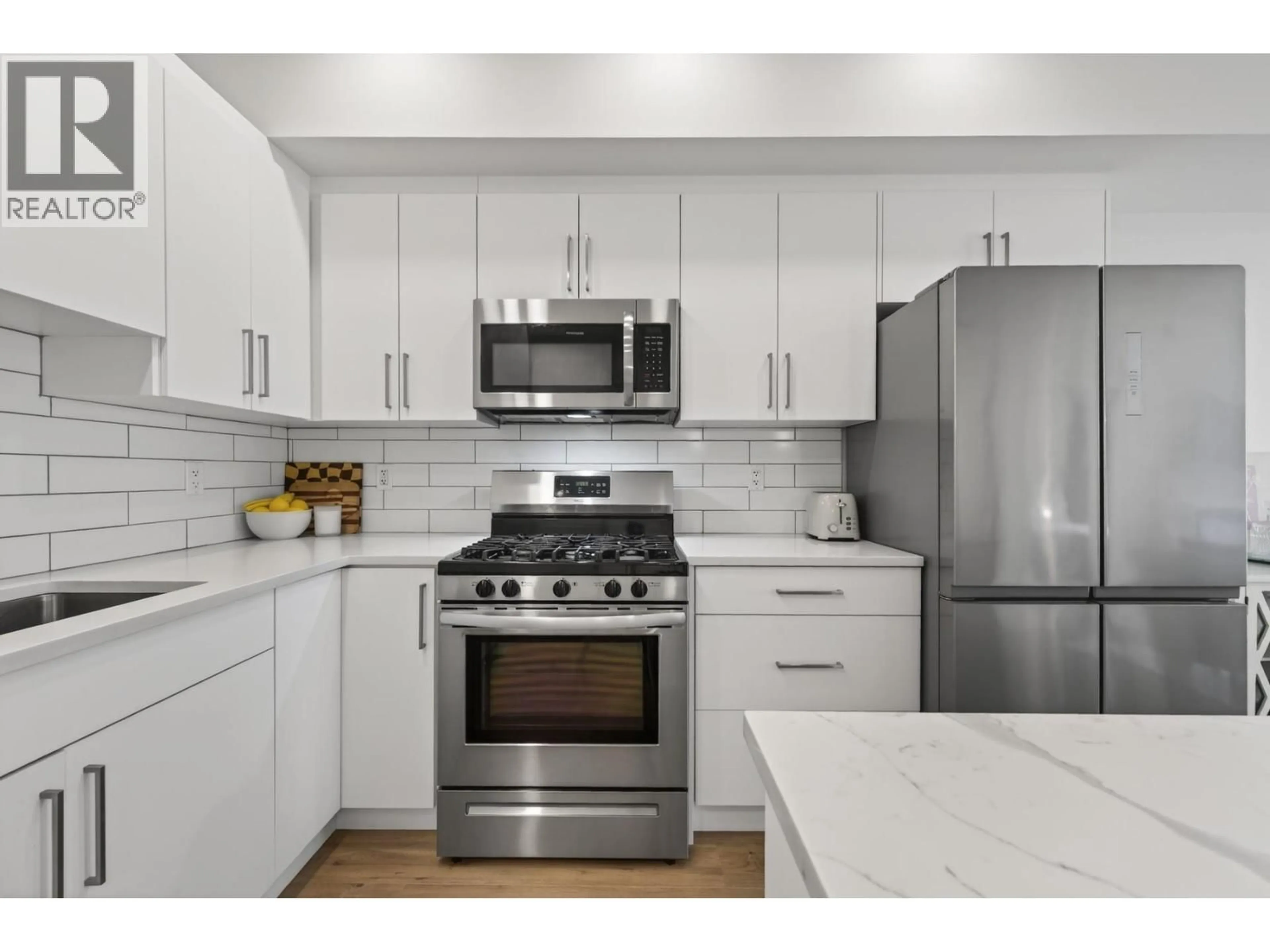 Standard kitchen, unknown for 201 - 2046 ROBSON PLACE, Kamloops British Columbia V2E0A5