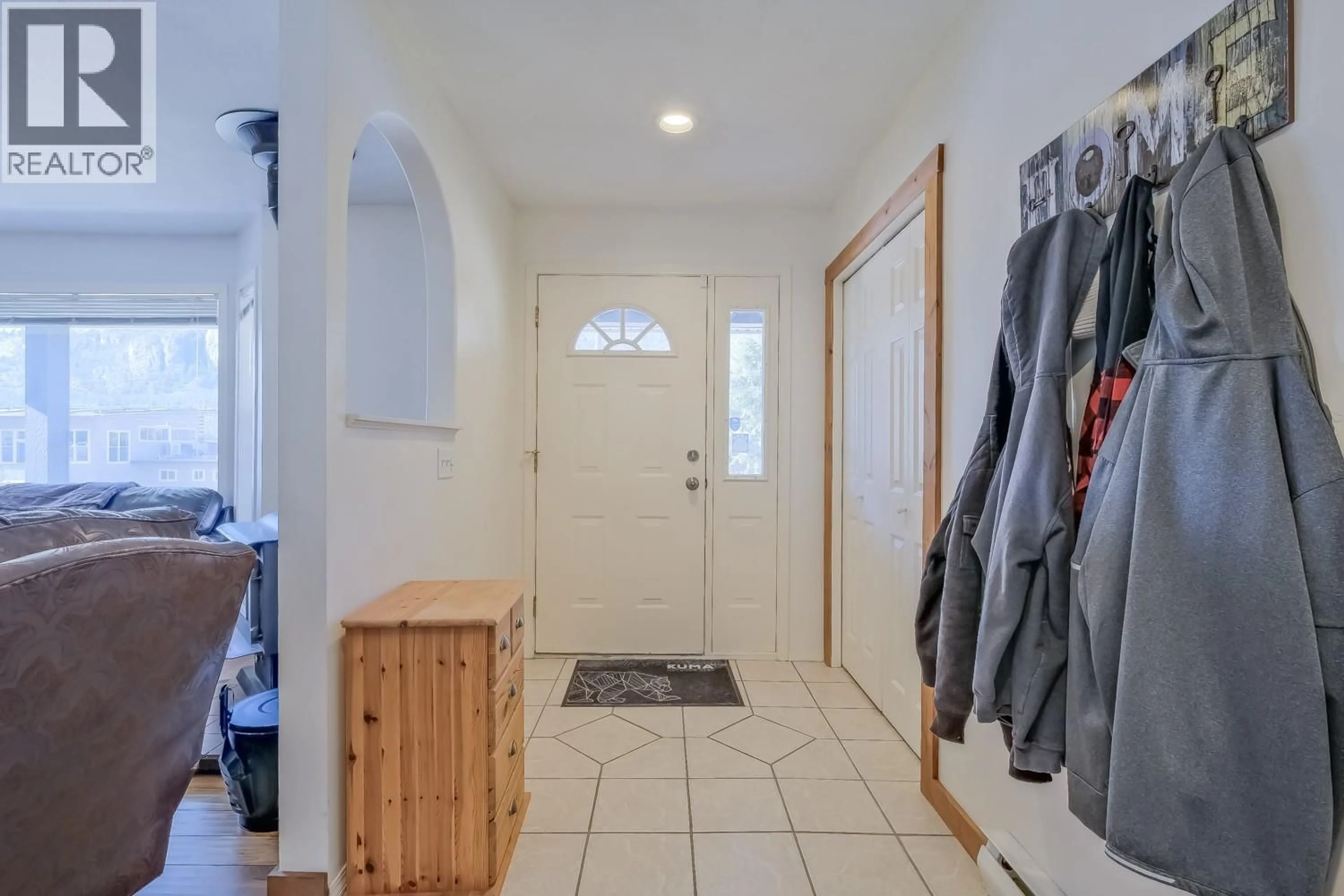 Indoor entryway for 3157 VASEUX LAKE CRESCENT, Okanagan Falls British Columbia V0H1R2