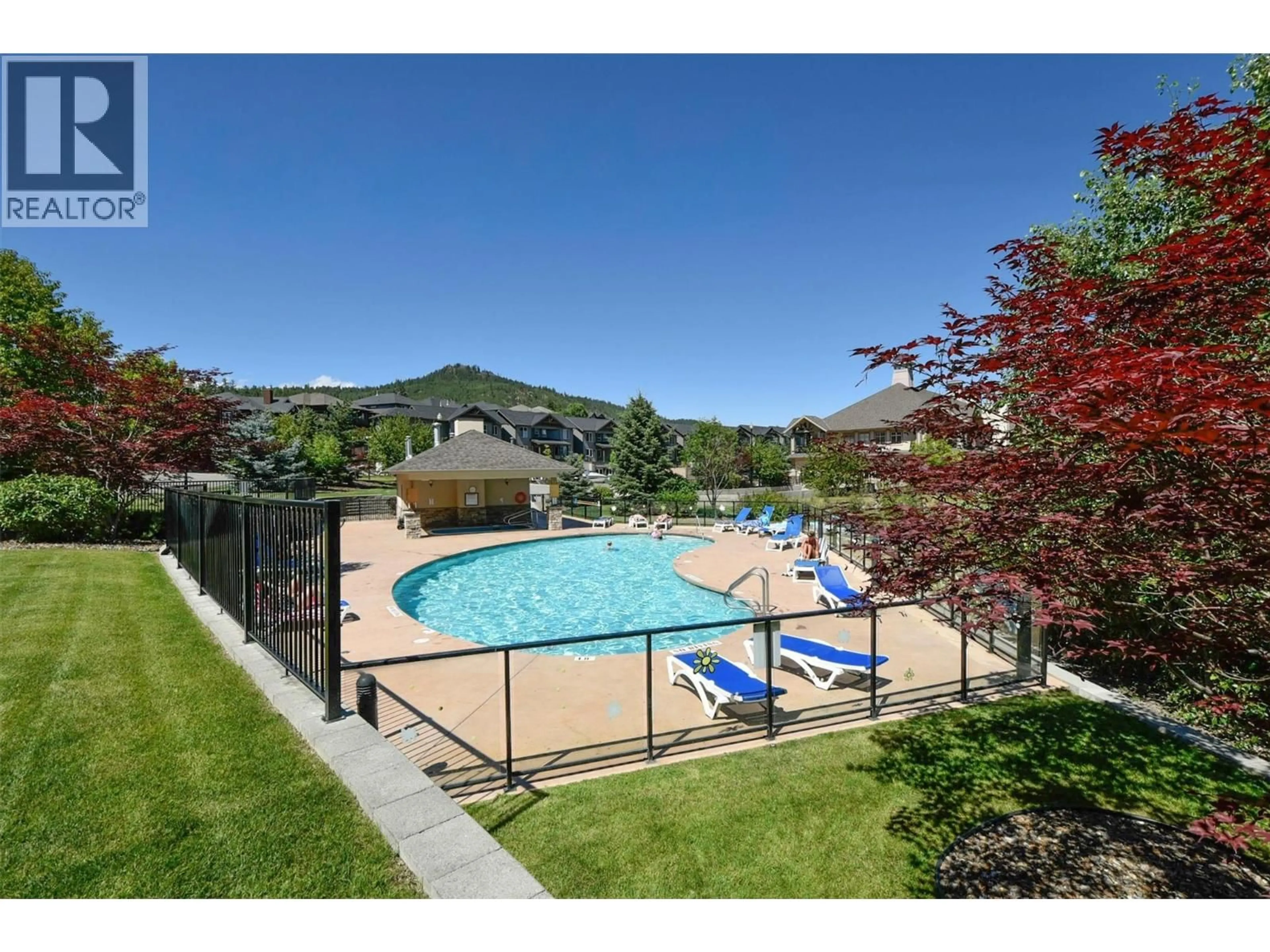 Pool for 404 - 2551 SHORELINE DRIVE, Lake Country British Columbia V4V2P2