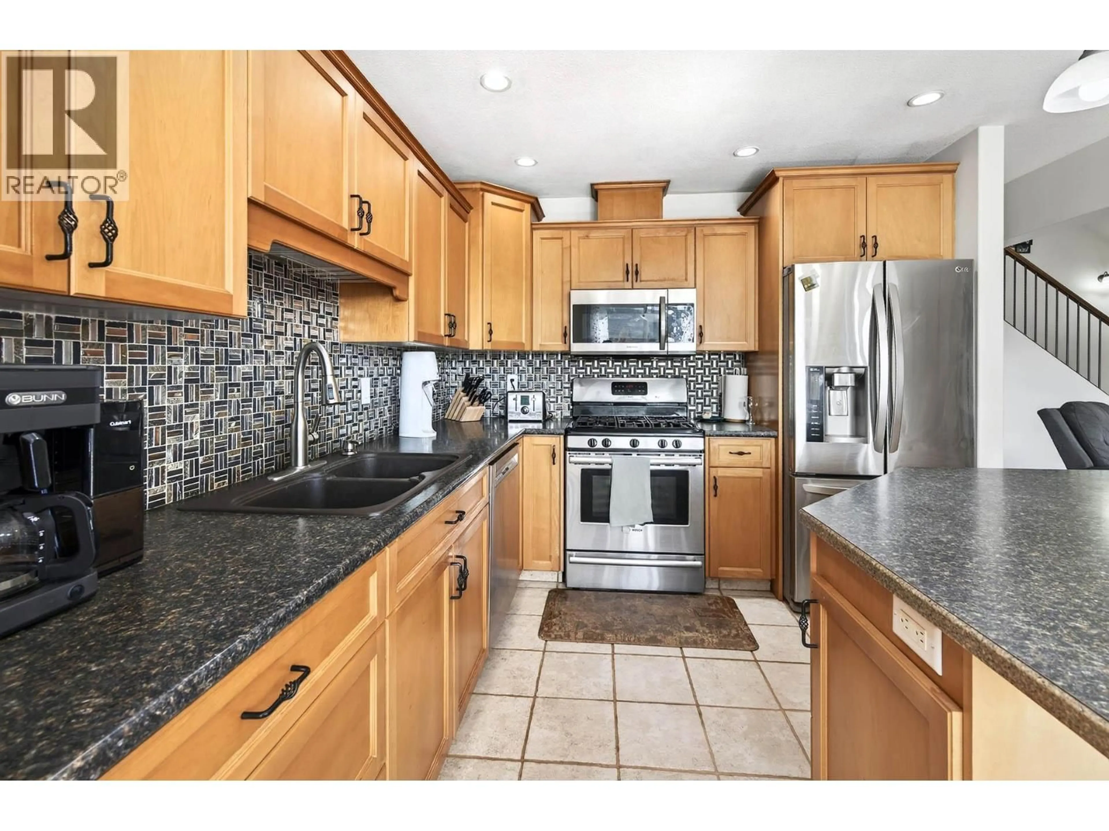 Standard kitchen, ceramic/tile floor for 1968 SASKATOON PLACE, Kamloops British Columbia V2E2T1