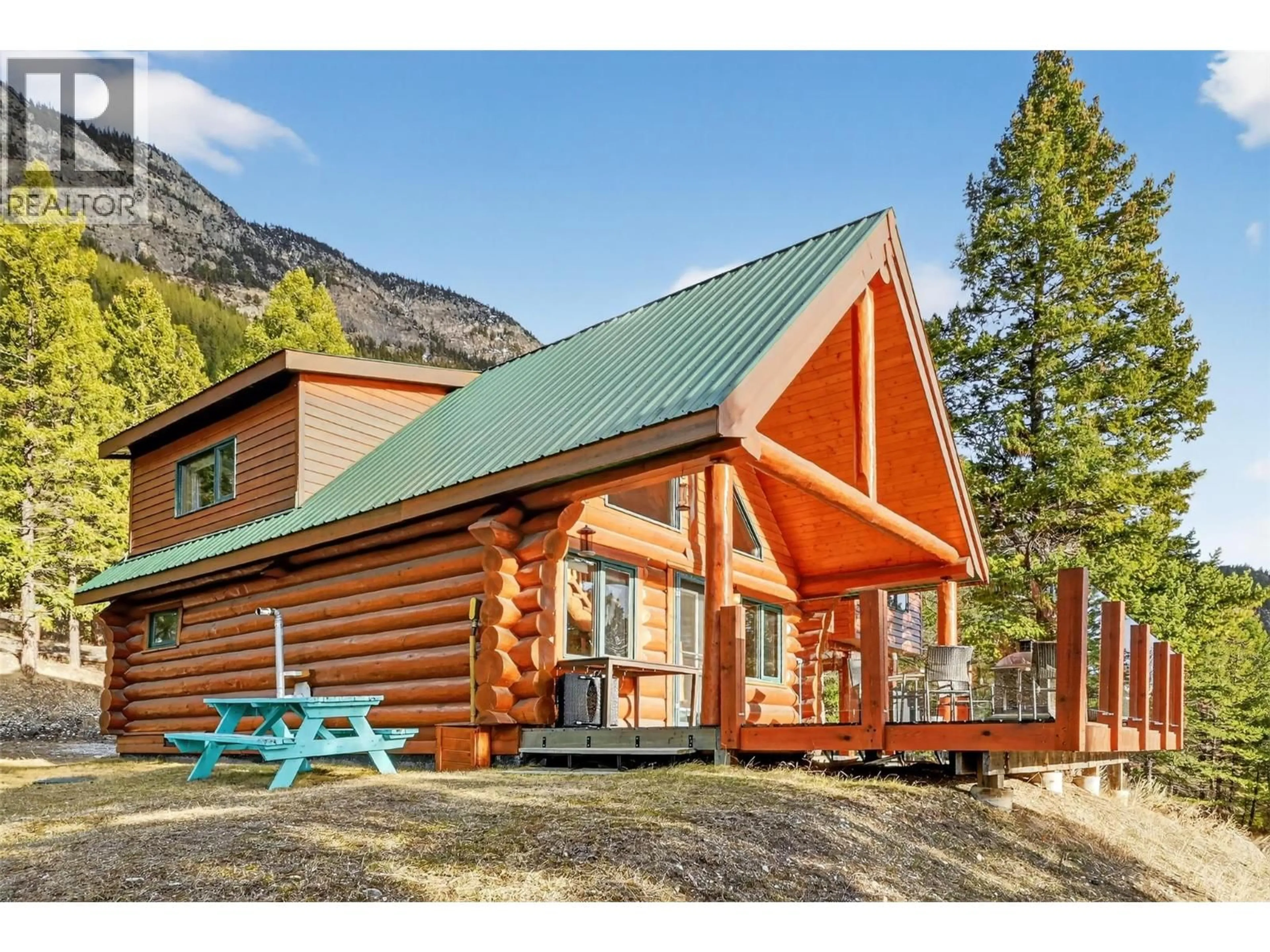 Home with vinyl exterior material, mountain view for 8437 BIGHORN SHEEP LANE, Canal Flats British Columbia V0B1B0