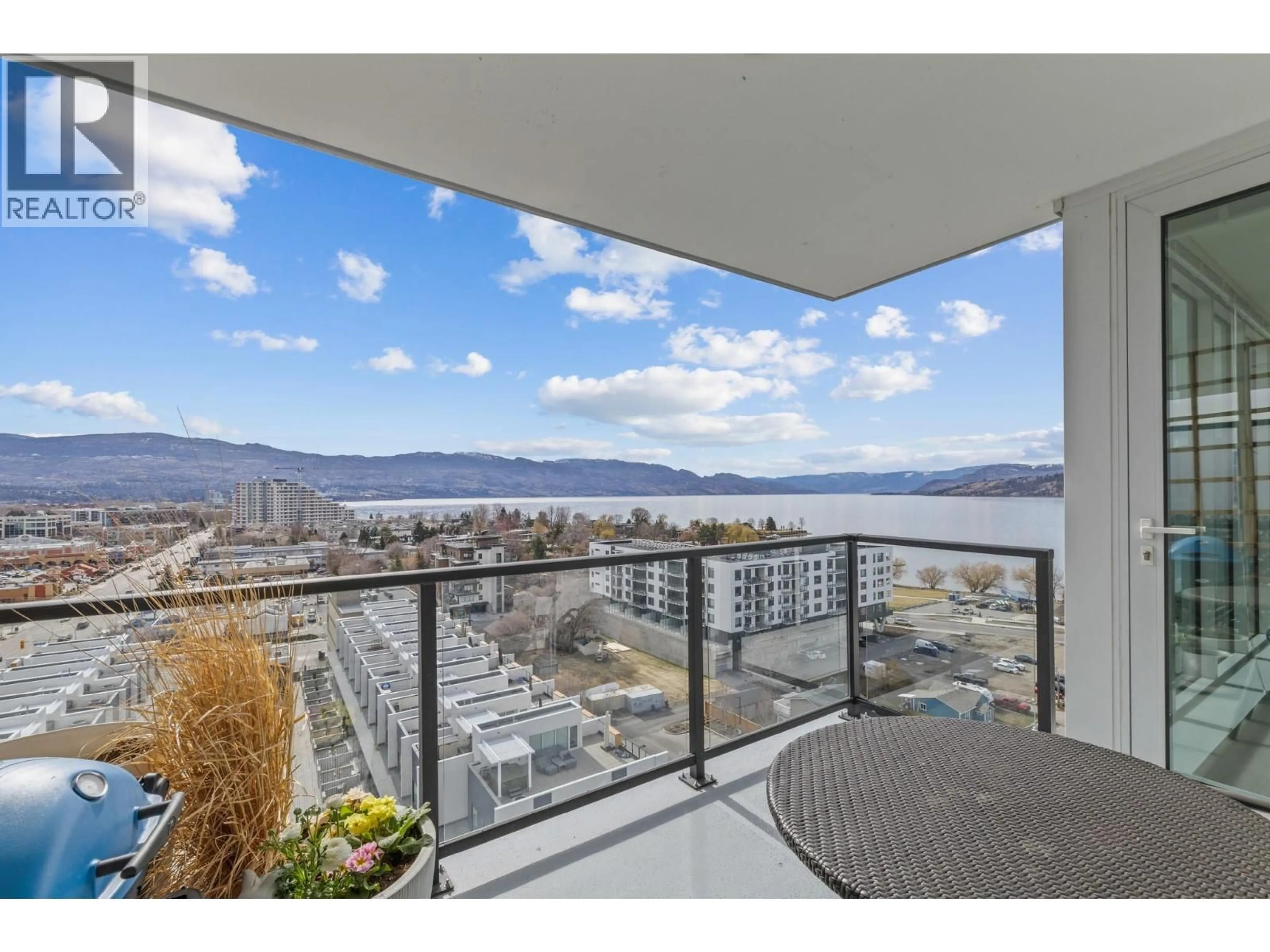 Balcony in the apartment, water/lake/river/ocean view for 1204 - 485 GROVES AVENUE, Kelowna British Columbia V1Y0C1