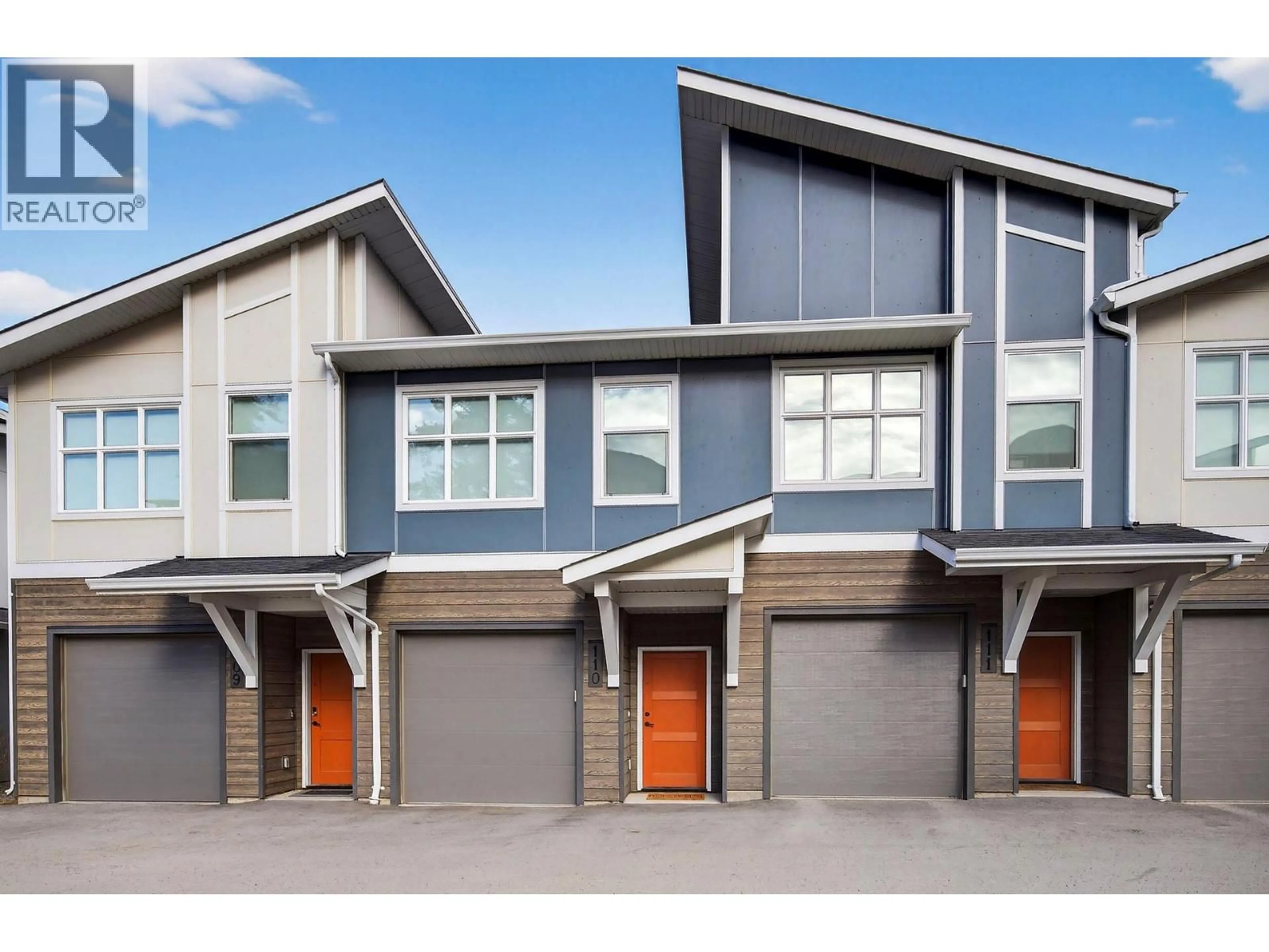 Home with vinyl exterior material, street for 110 - 1701 FOXTAIL DRIVE, Kamloops British Columbia V1S0E9