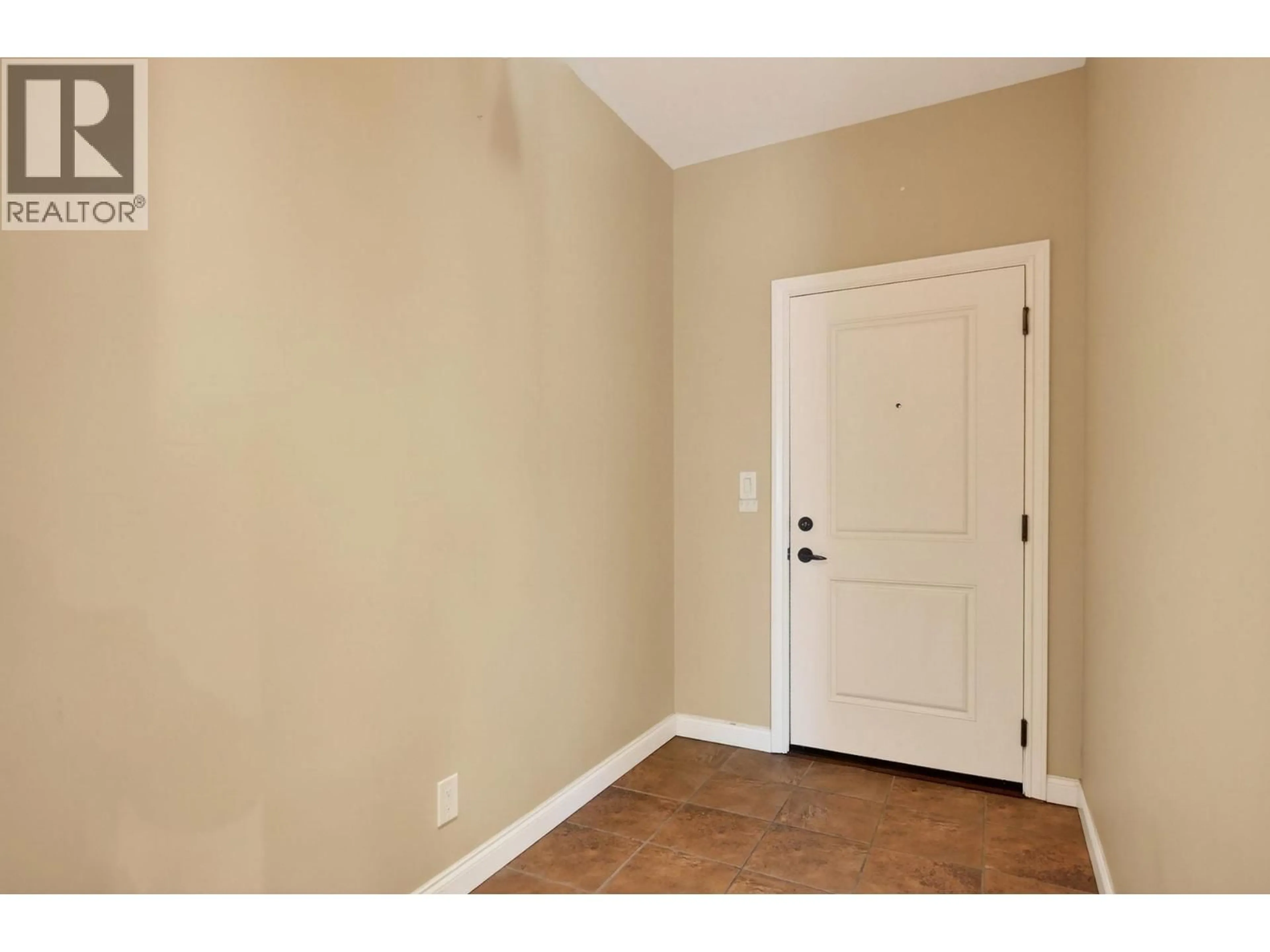 Indoor entryway for #302 - 1390 HILLSIDE DRIVE, Kamloops British Columbia V2E0A6