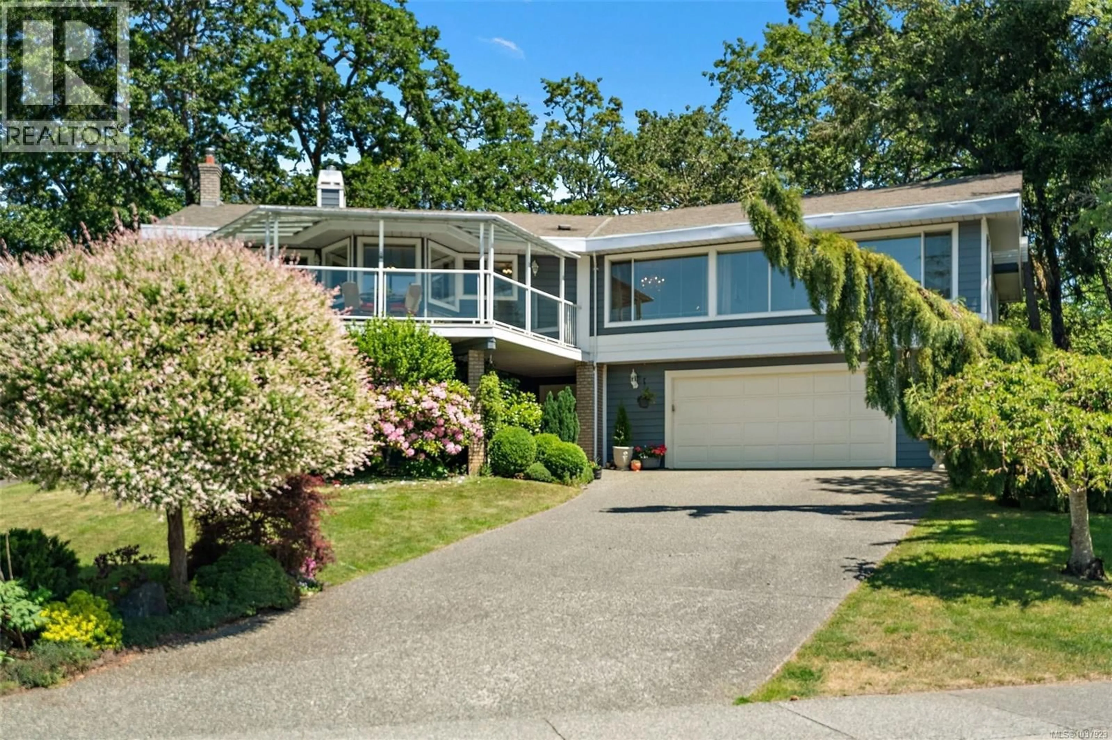 Unknown for 858 MALTWOOD TERRACE, Saanich British Columbia V8X5C7