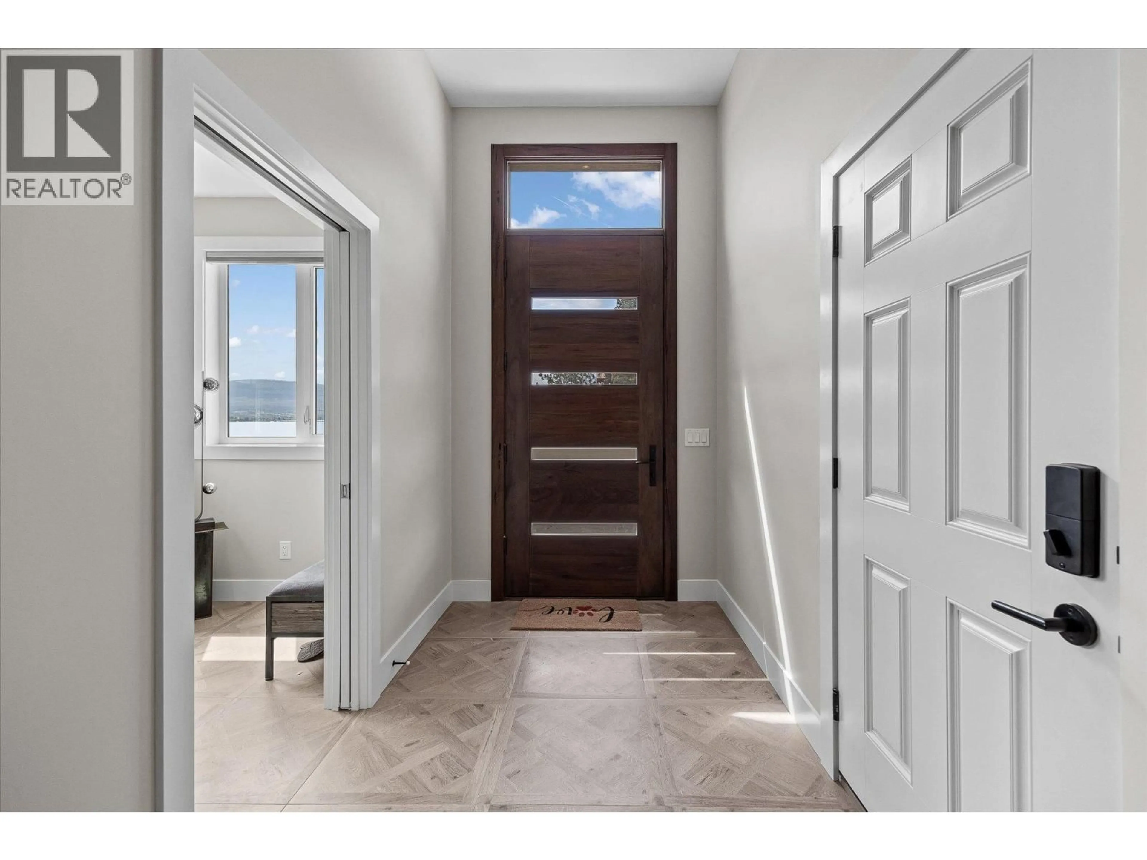 Indoor entryway for 22 - 901 WESTSIDE ROAD SOUTH, West Kelowna British Columbia V1Z3W9