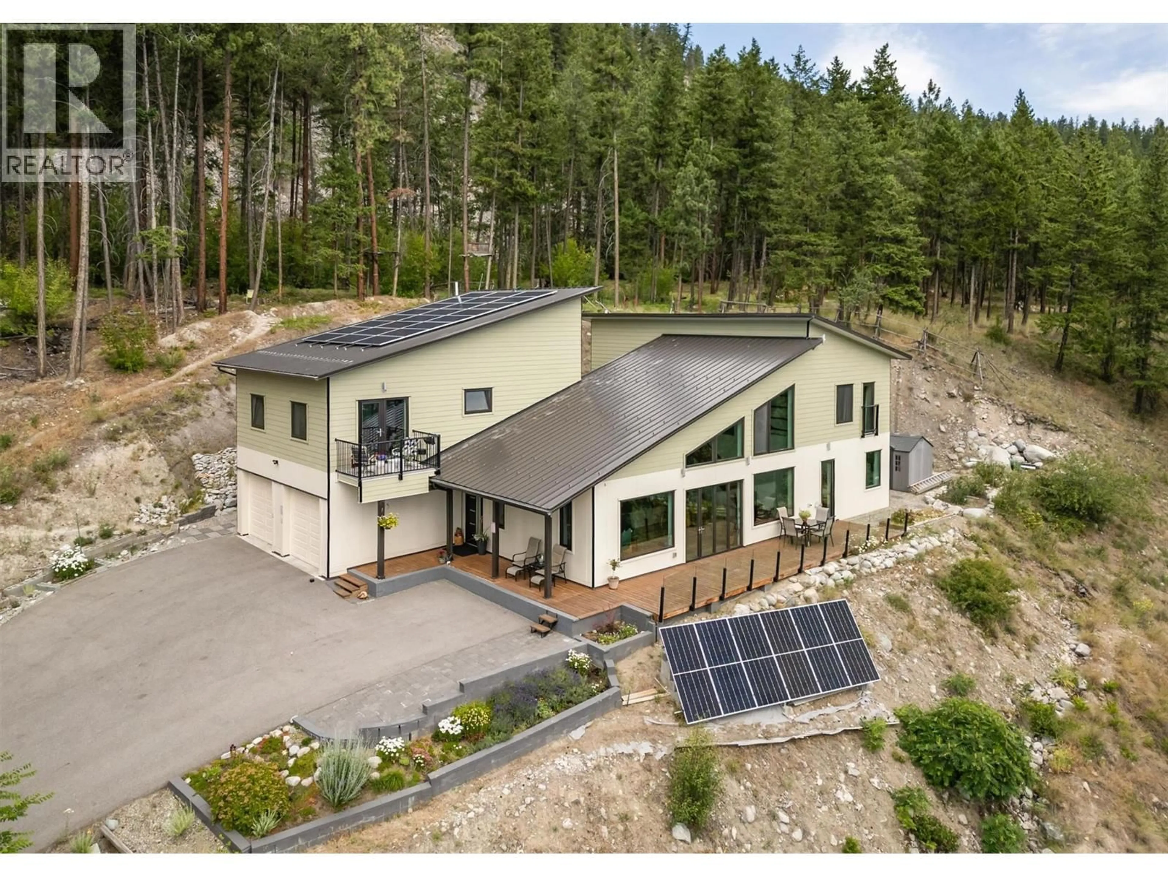 A pic from outside/outdoor area/front of a property/back of a property/a pic from drone, unknown for 6131 SEYMOURE LANE, Peachland British Columbia V0H1X4