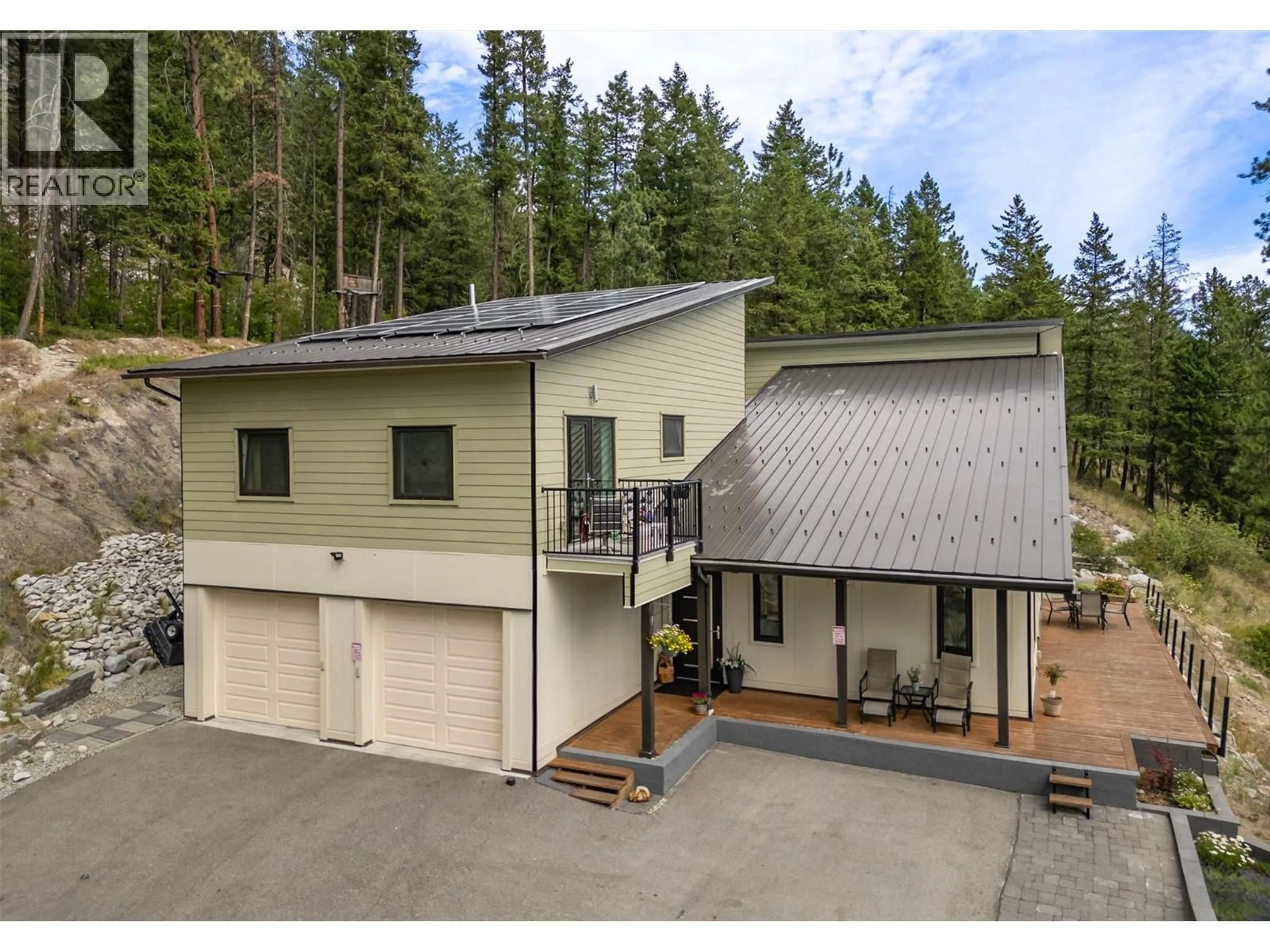 A pic from outside/outdoor area/front of a property/back of a property/a pic from drone, unknown for 6131 SEYMOURE LANE, Peachland British Columbia V0H1X4