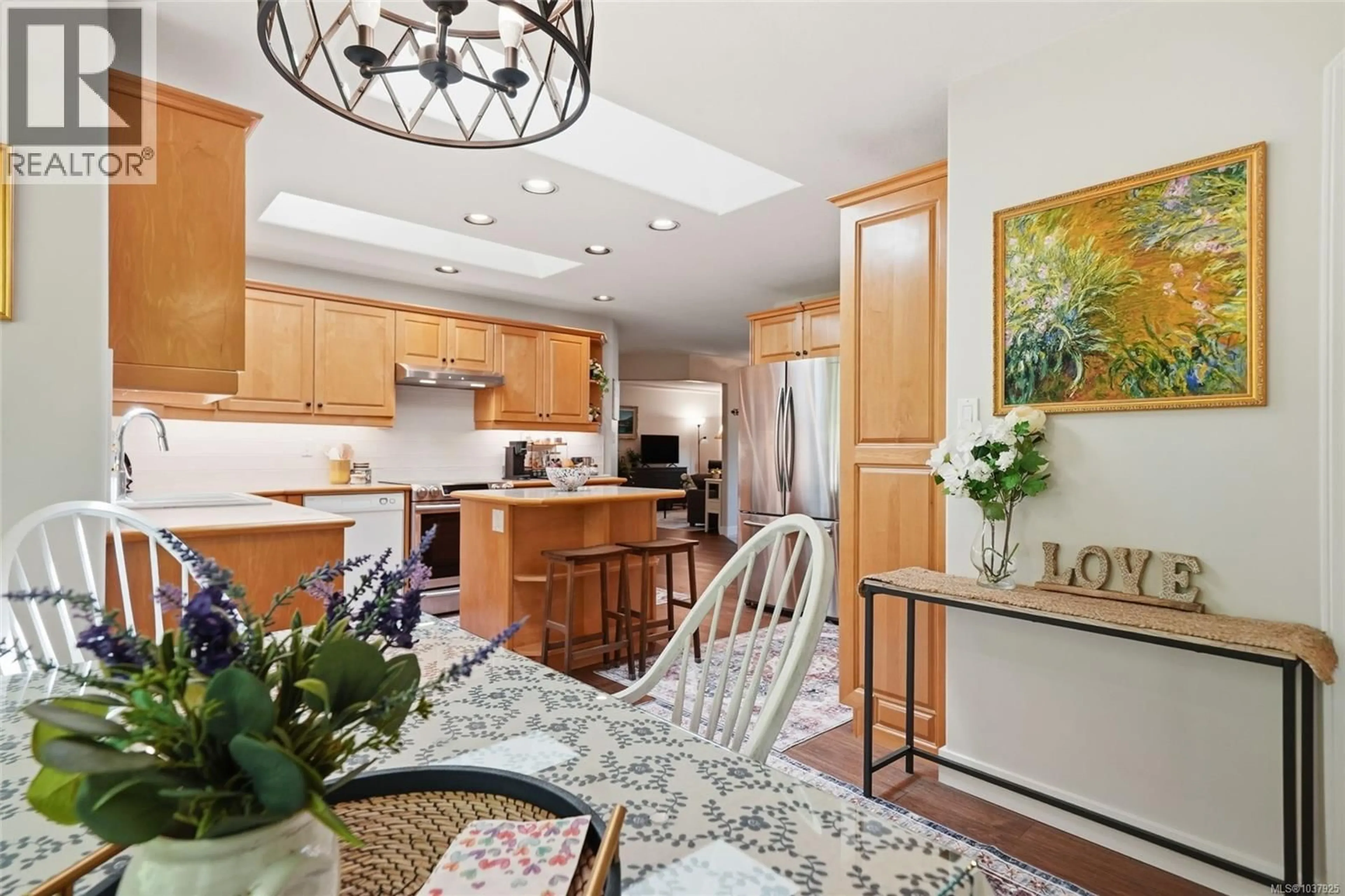 Open concept kitchen, ceramic/tile floor for 541 TYEE CRESCENT, Qualicum Beach British Columbia V9K1B1