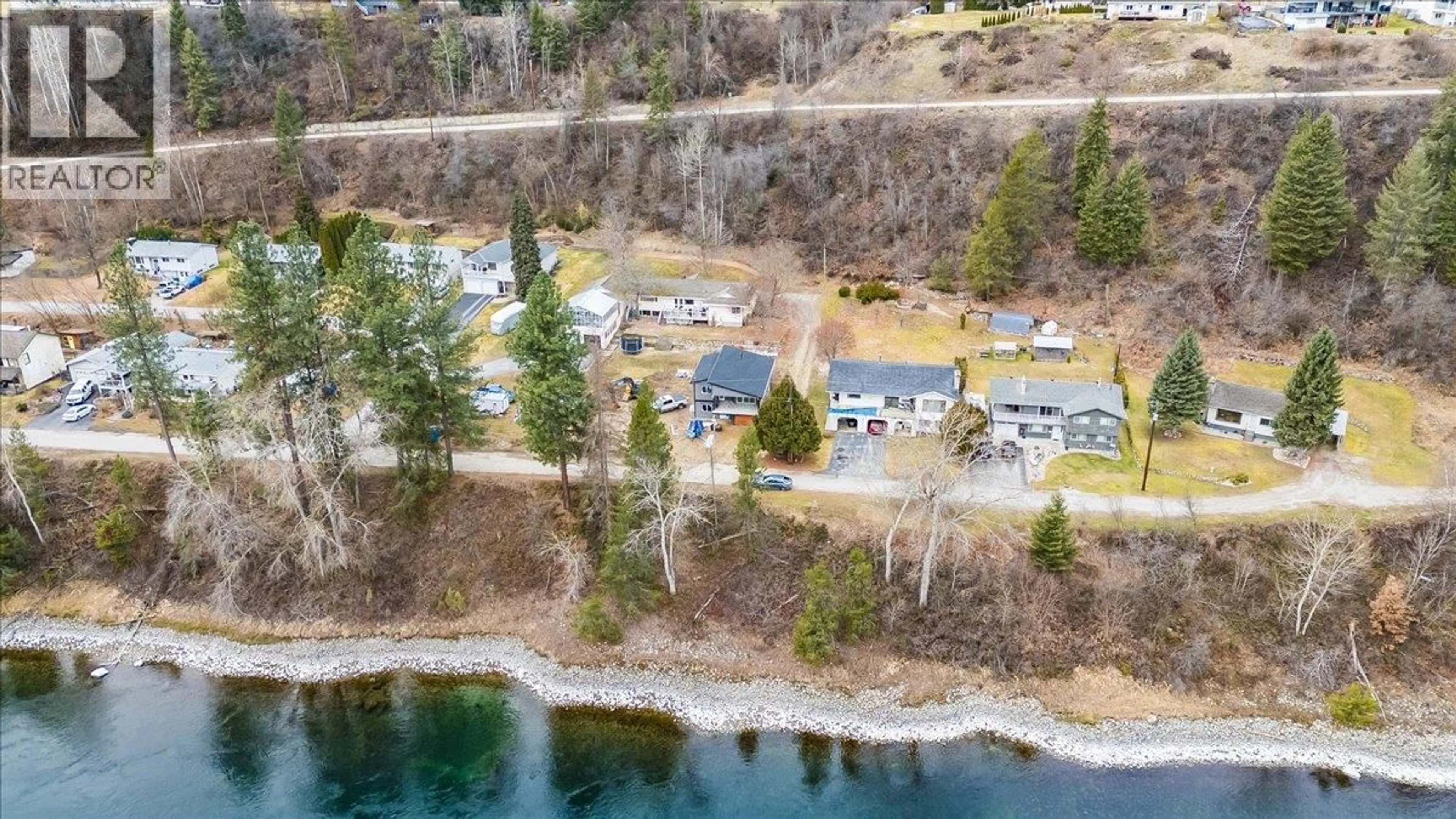 A pic from outside/outdoor area/front of a property/back of a property/a pic from drone, water/lake/river/ocean view for 2808 1ST AVENUE, Castlegar British Columbia V1N2R2