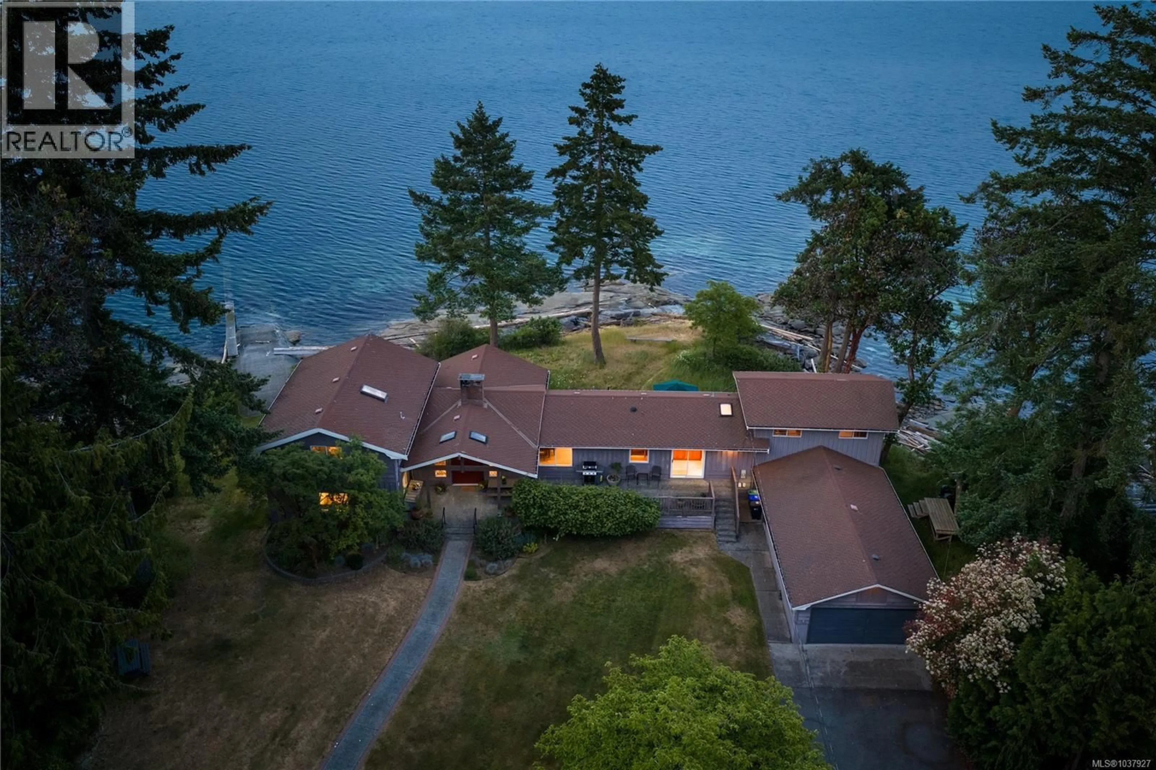 A pic from outside/outdoor area/front of a property/back of a property/a pic from drone, water/lake/river/ocean view for 2858 TWIN OAKS DRIVE, Ladysmith British Columbia V9G1C7