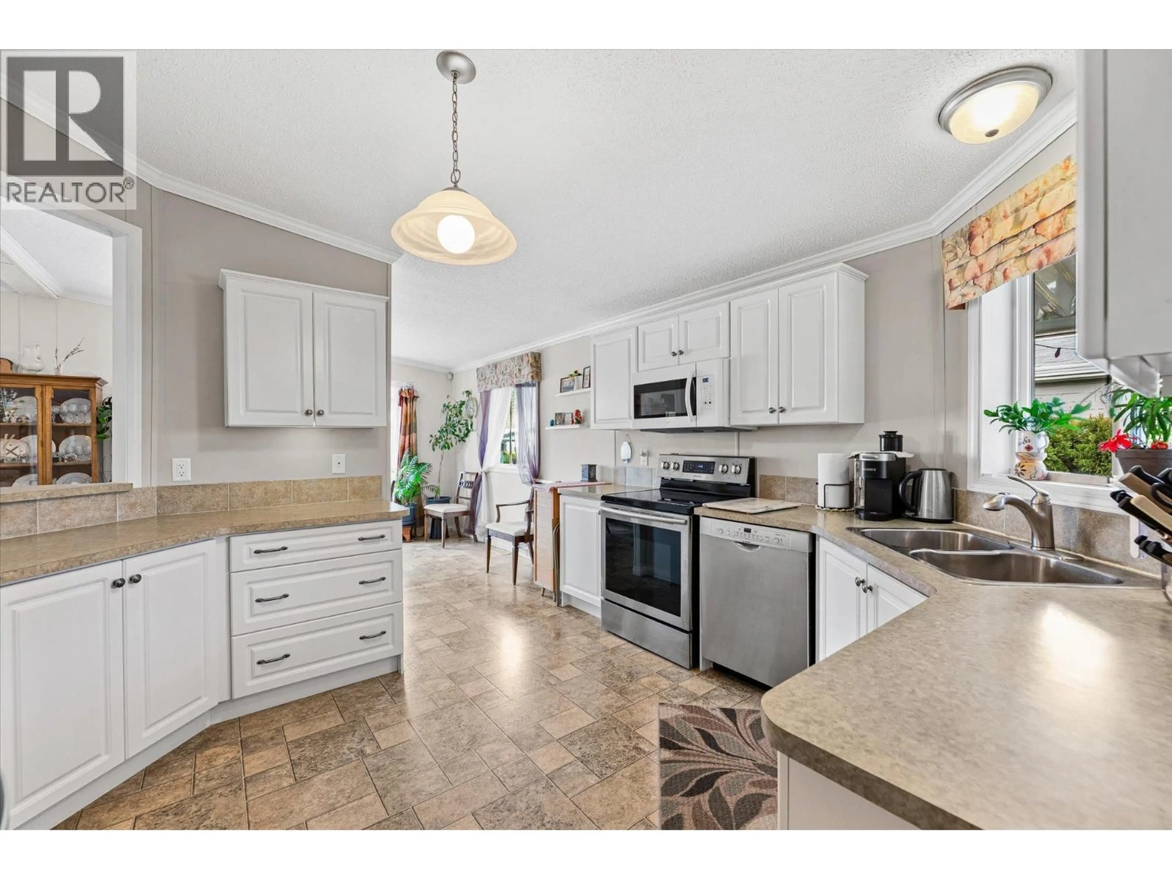 Open concept kitchen, ceramic/tile floor for 48 - 610 KATHERINE ROAD, West Kelowna British Columbia V1Z3G2