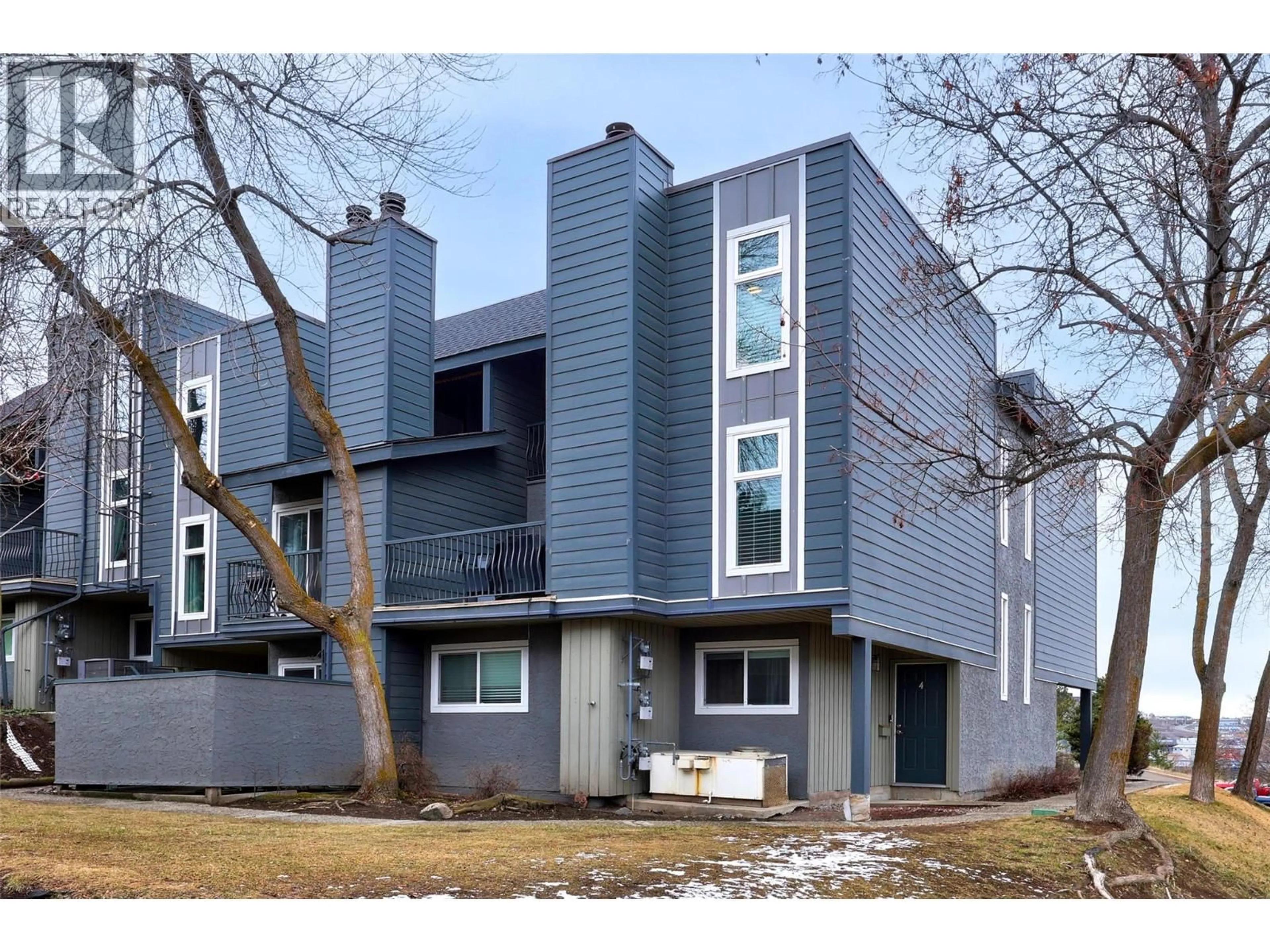 Home with vinyl exterior material, street for 4 - 1221 HUGH ALLAN DRIVE, Kamloops British Columbia V1S1M7