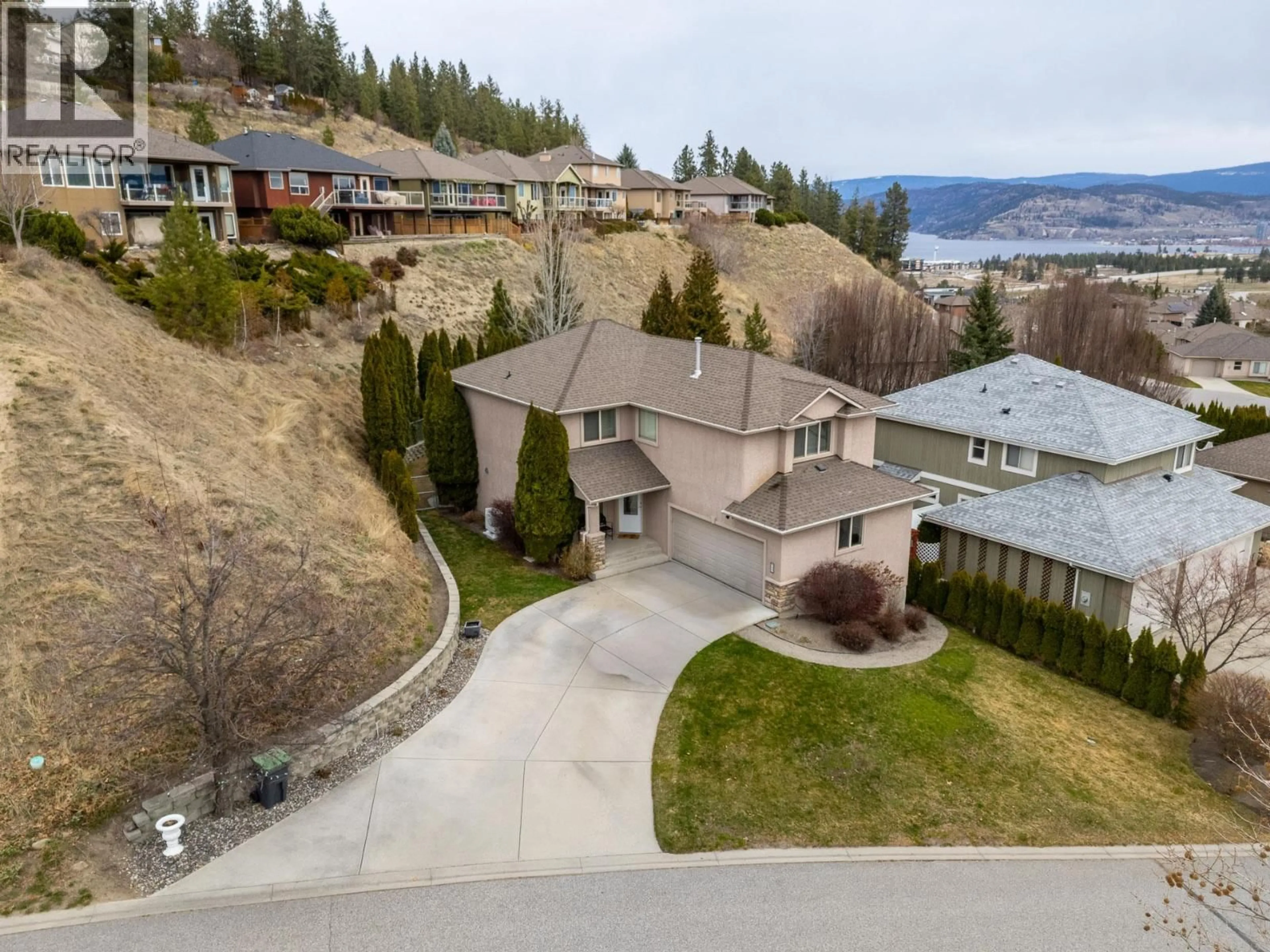 A pic from outside/outdoor area/front of a property/back of a property/a pic from drone, unknown for 908 WESTVIEW WAY, West Kelowna British Columbia V1V2Z3