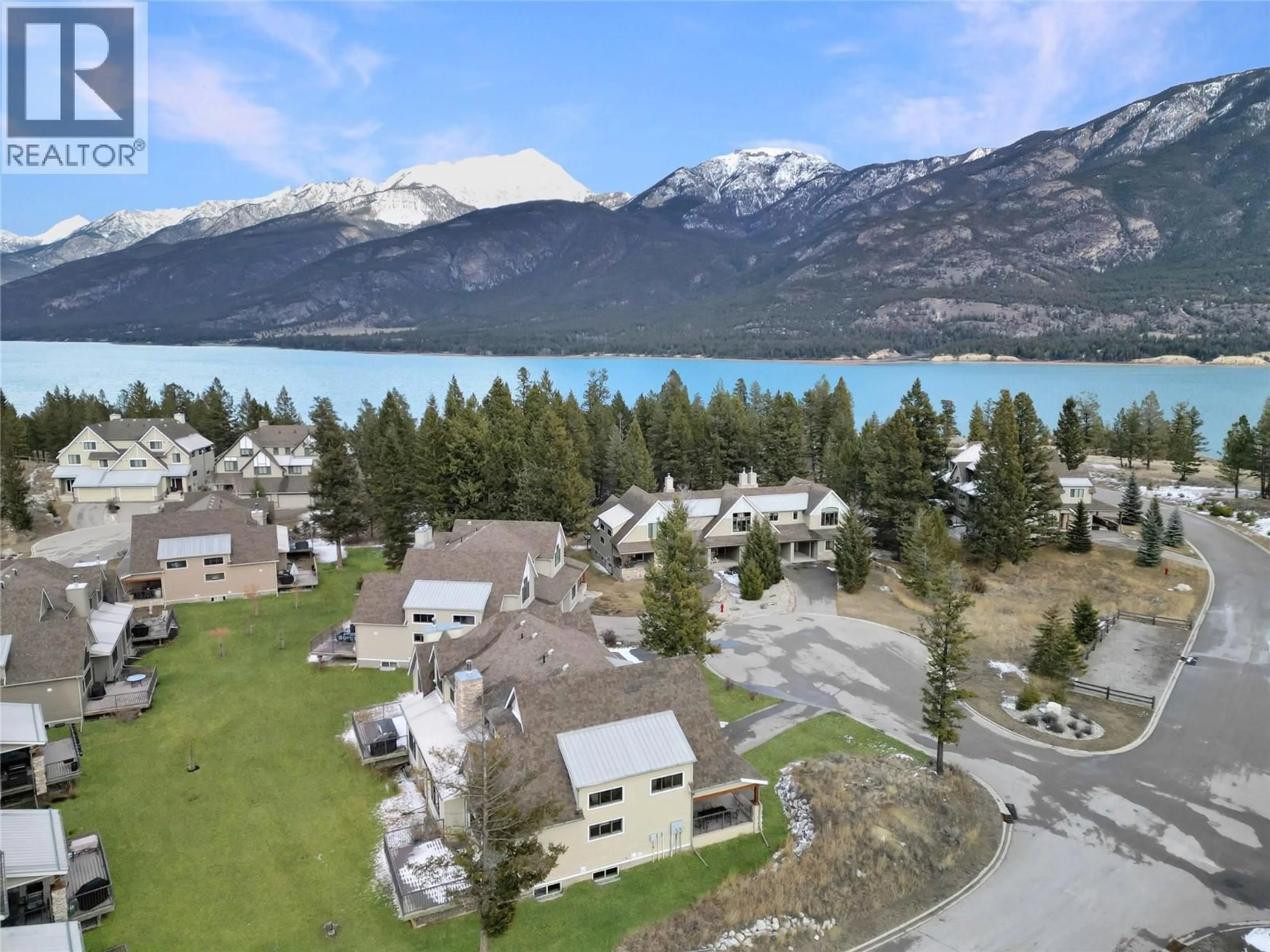 A pic from outside/outdoor area/front of a property/back of a property/a pic from drone, mountain view for 21 - 6800 COLUMBIA LAKE ROAD, Fairmont Hot Springs British Columbia V0B1L2