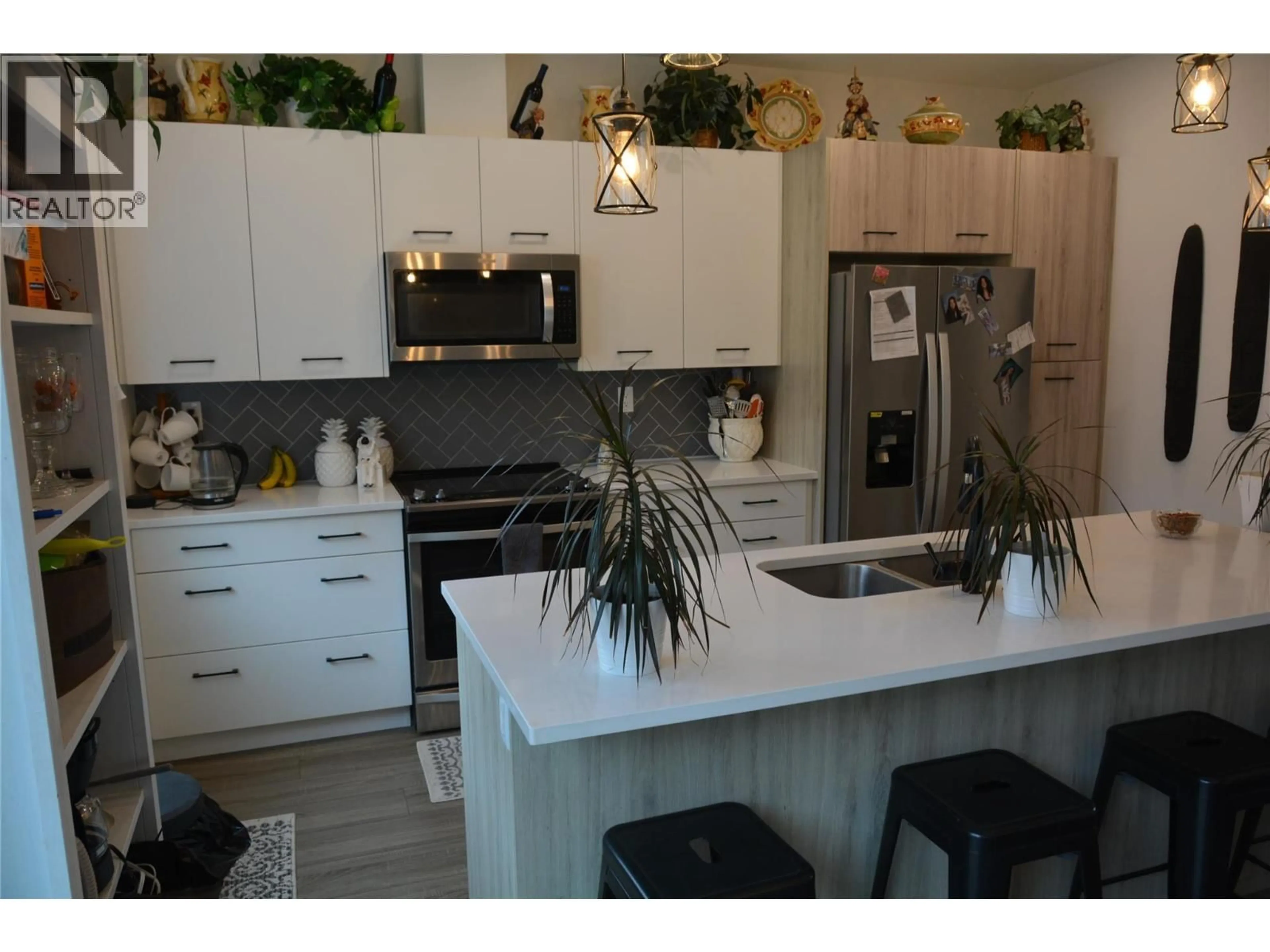 Open concept kitchen, unknown for 30 - 1900 ORD ROAD, Kamloops British Columbia V2B0B6