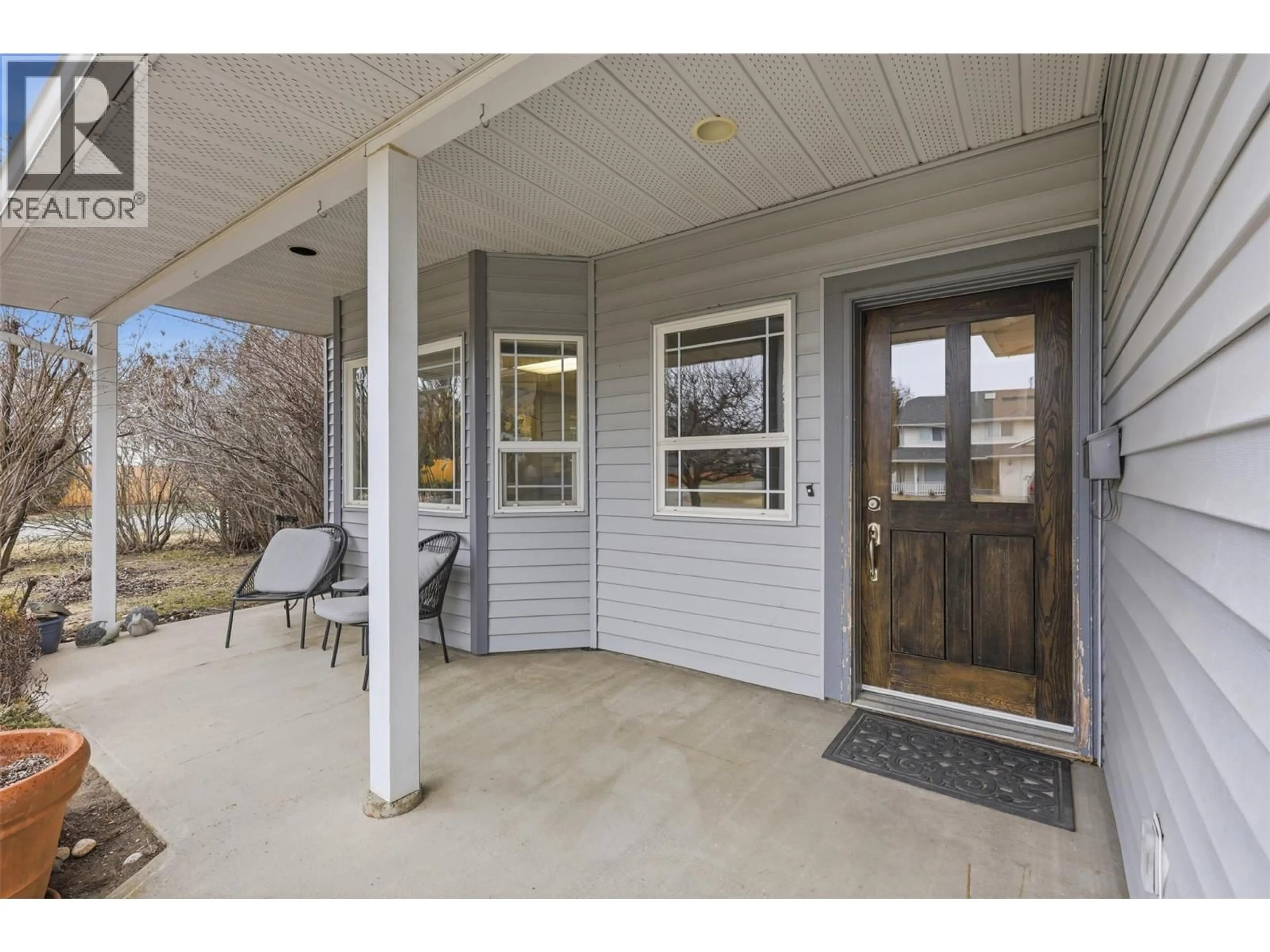 Indoor entryway for 406 CHILCO AVENUE, Kamloops British Columbia V2H1L9
