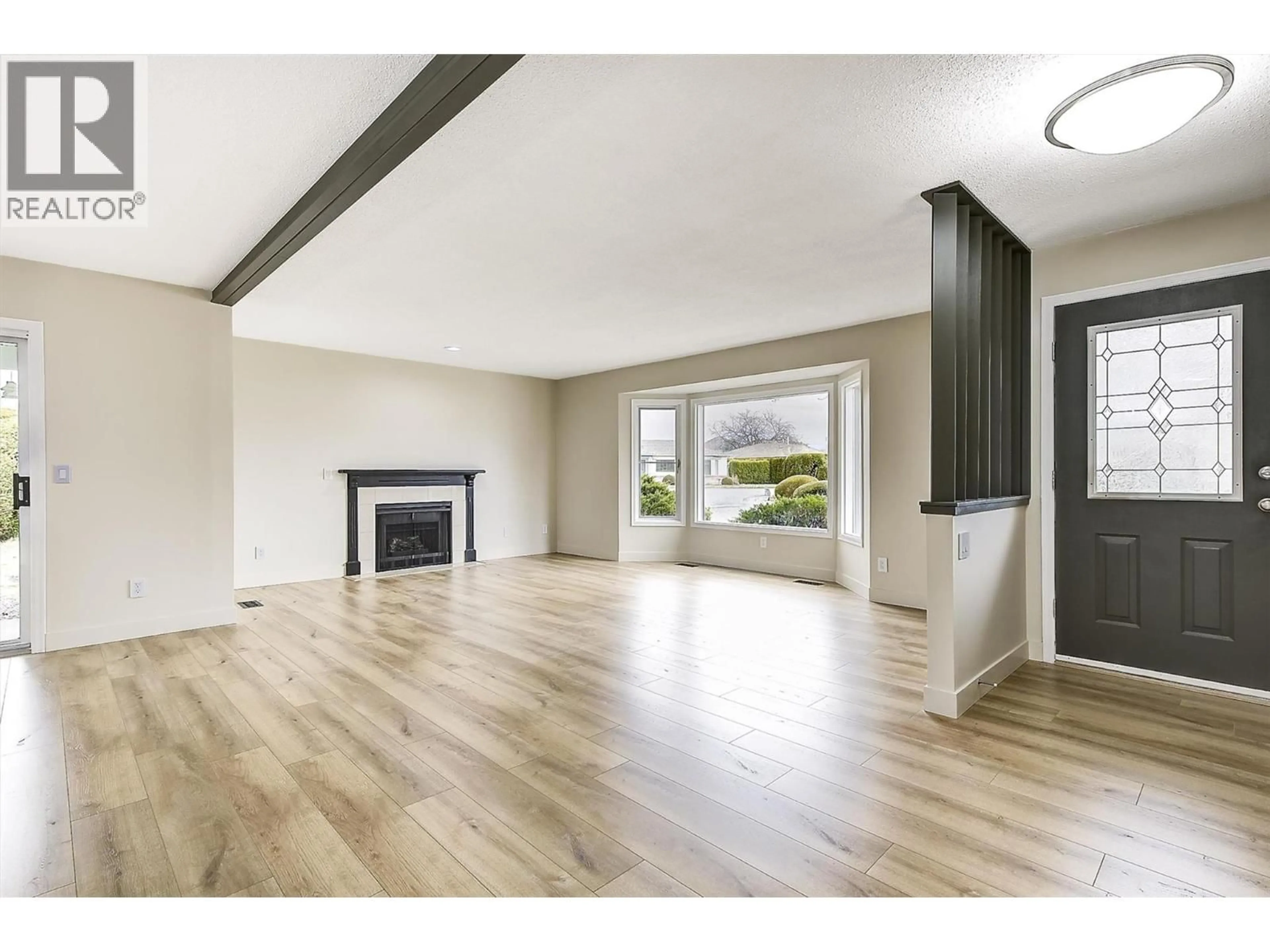 A pic of a room for 202 - 1255 RAYMER AVENUE, Kelowna British Columbia V1W3S3