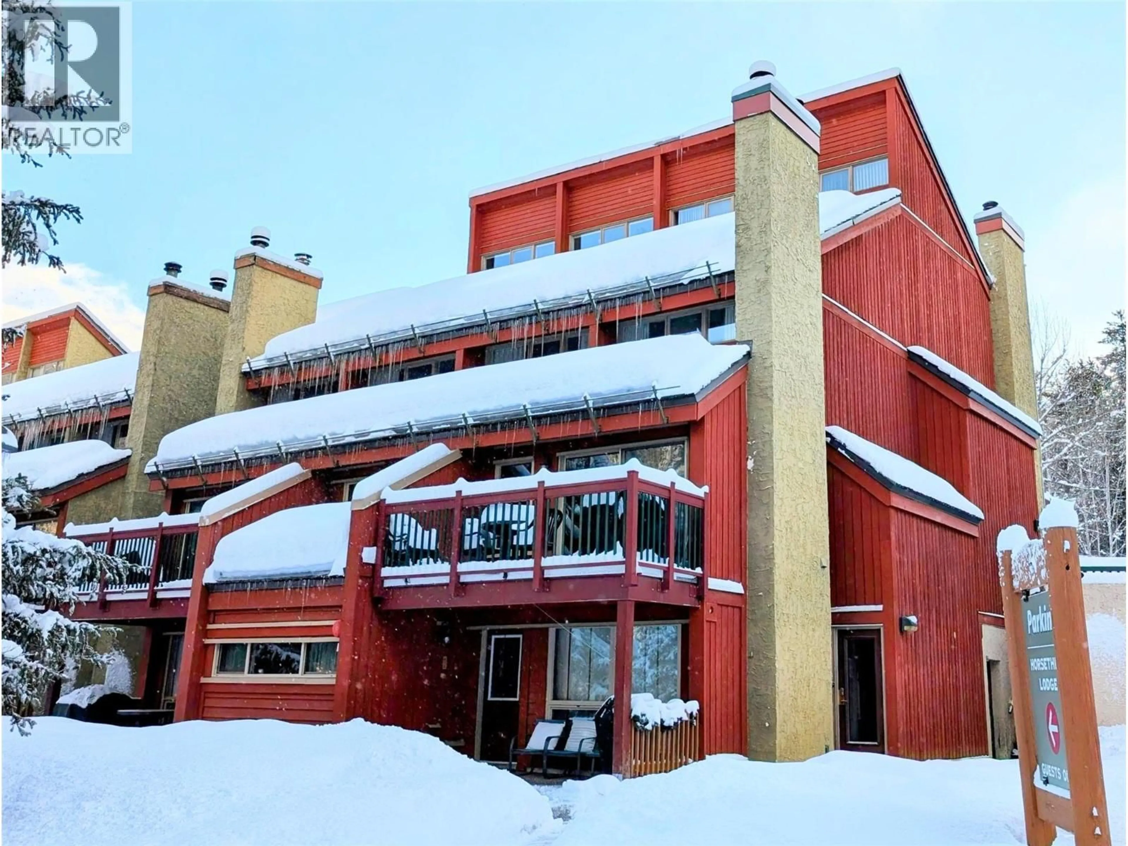 Indoor foyer for 624 - 2030 PANORAMA DRIVE, Panorama British Columbia V0A1T0