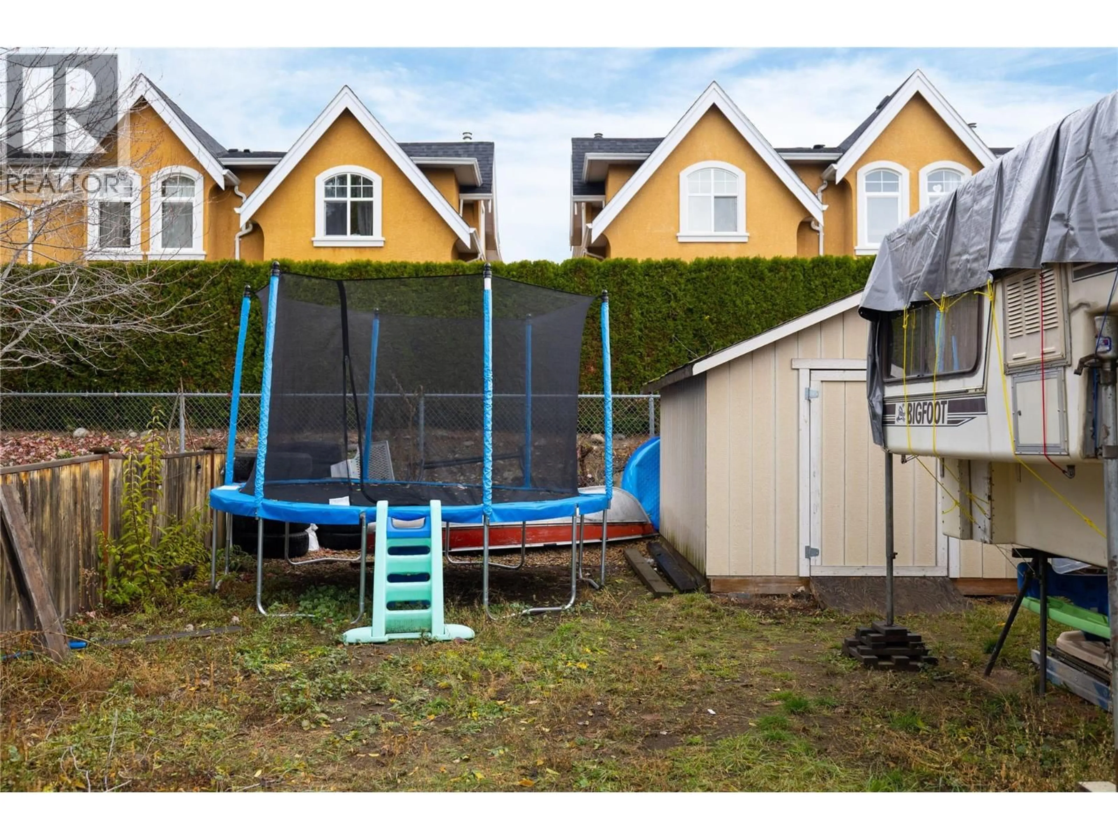 Unknown for 421 FLEMING ROAD, Kelowna British Columbia V1X3Z4