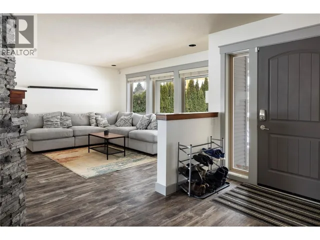 2049 SKYVIEW CRESCENT, Lumby 3
