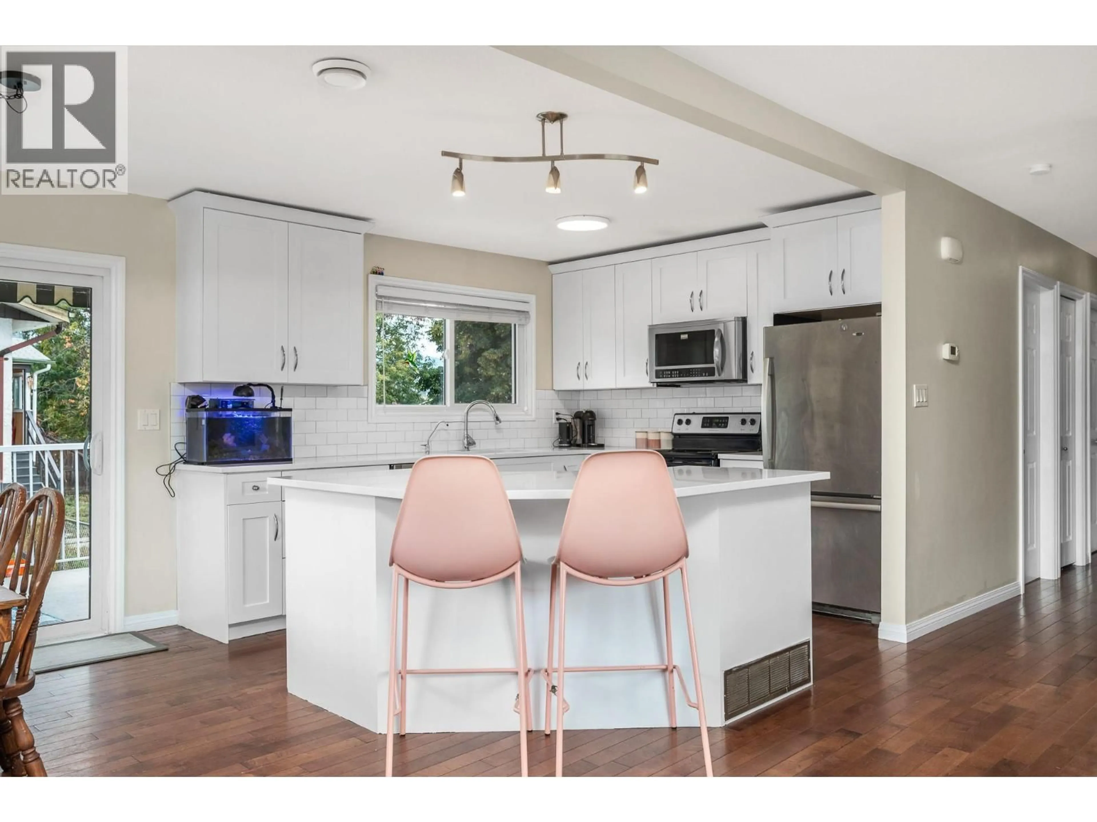 Open concept kitchen, unknown for 2003 21 STREET, Vernon British Columbia V1T7C3