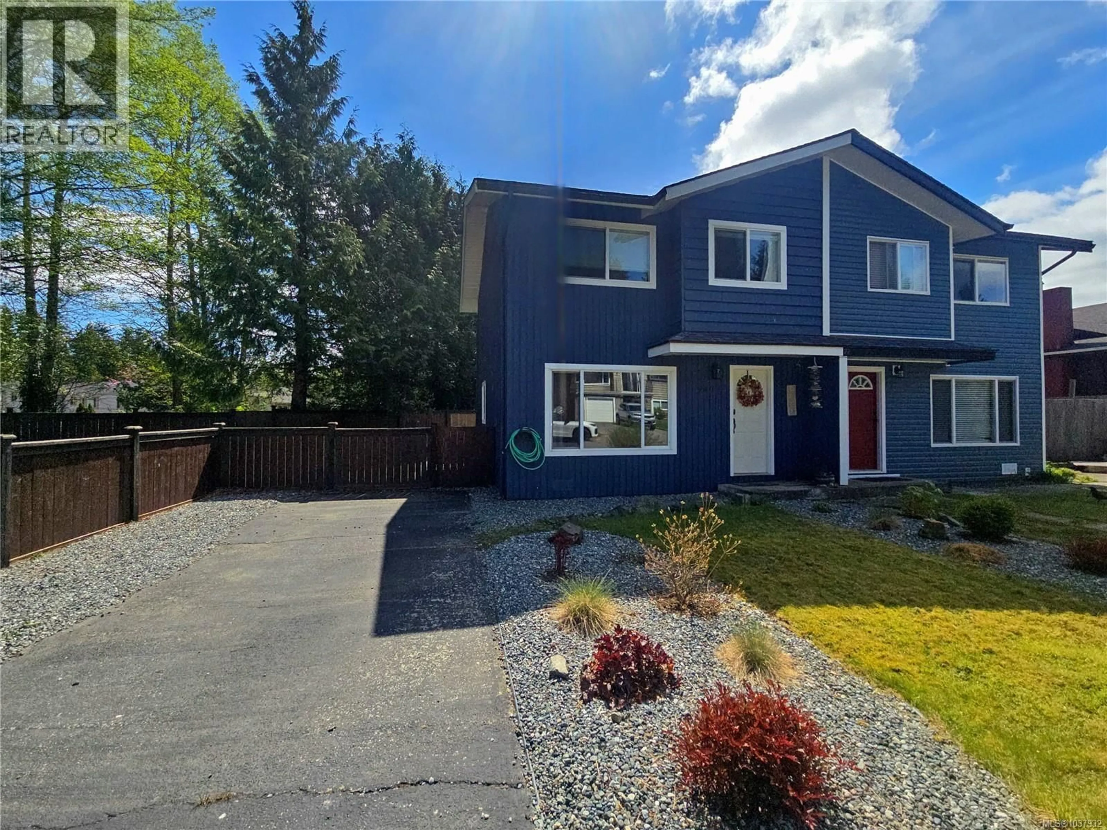 Home with vinyl exterior material, street for A - 9477 SCOTT STREET, Port Hardy British Columbia V0N2P0