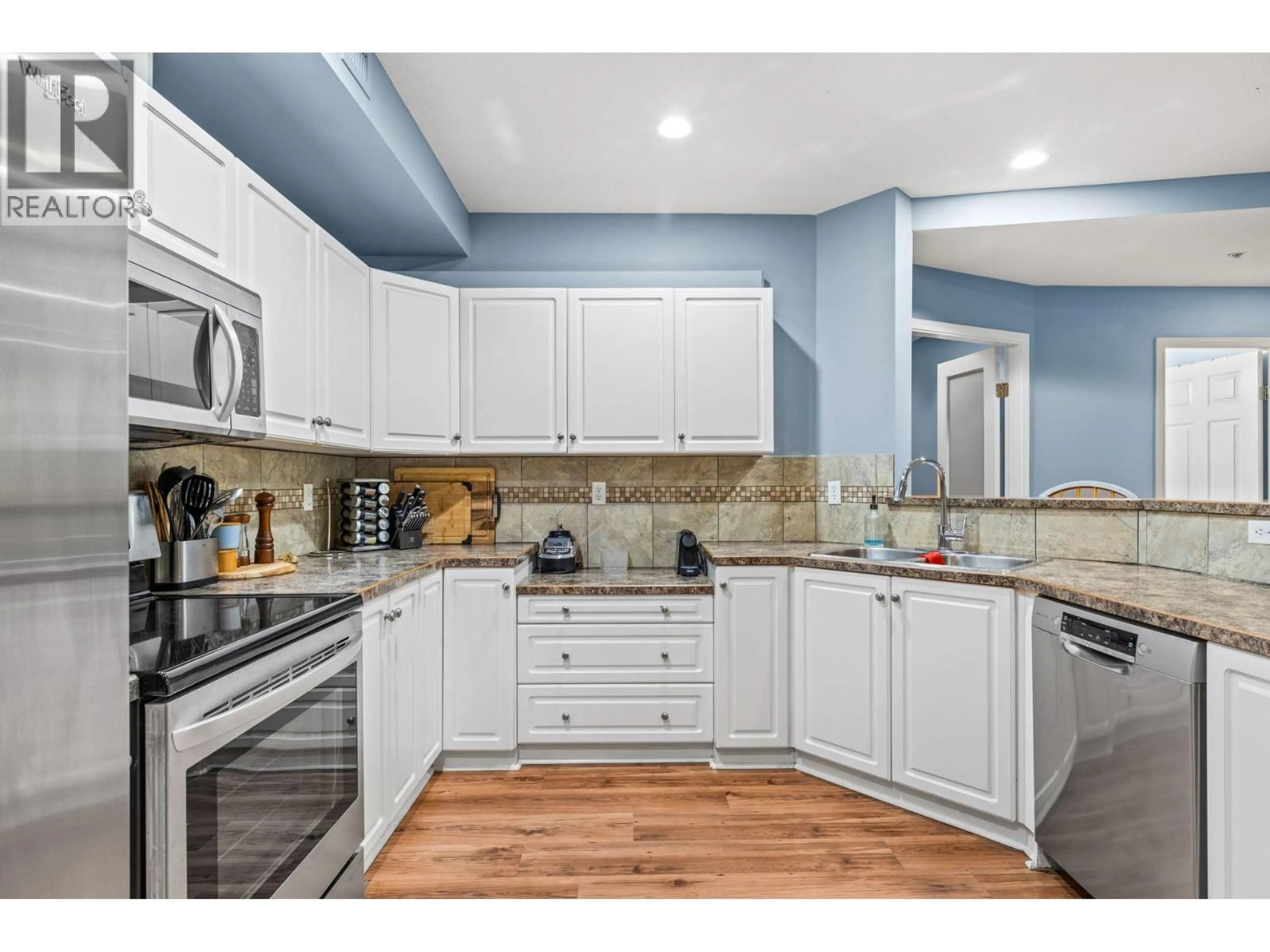 Unknown for 208 - 1088 SUNSET DRIVE, Kelowna British Columbia V1Y9W1