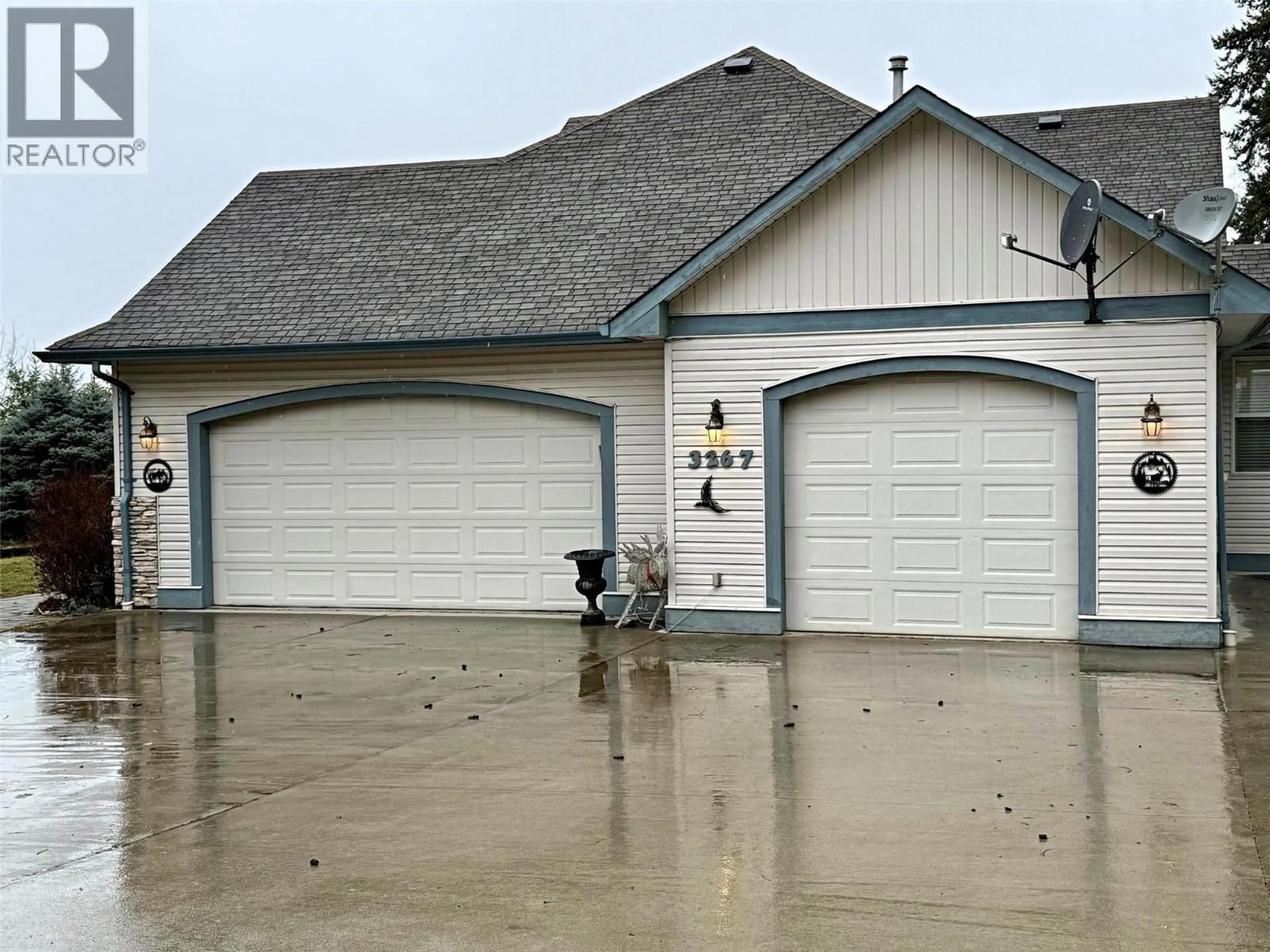 Indoor garage for 3267 RONCASTLE ROAD, Blind Bay British Columbia V0E1H1